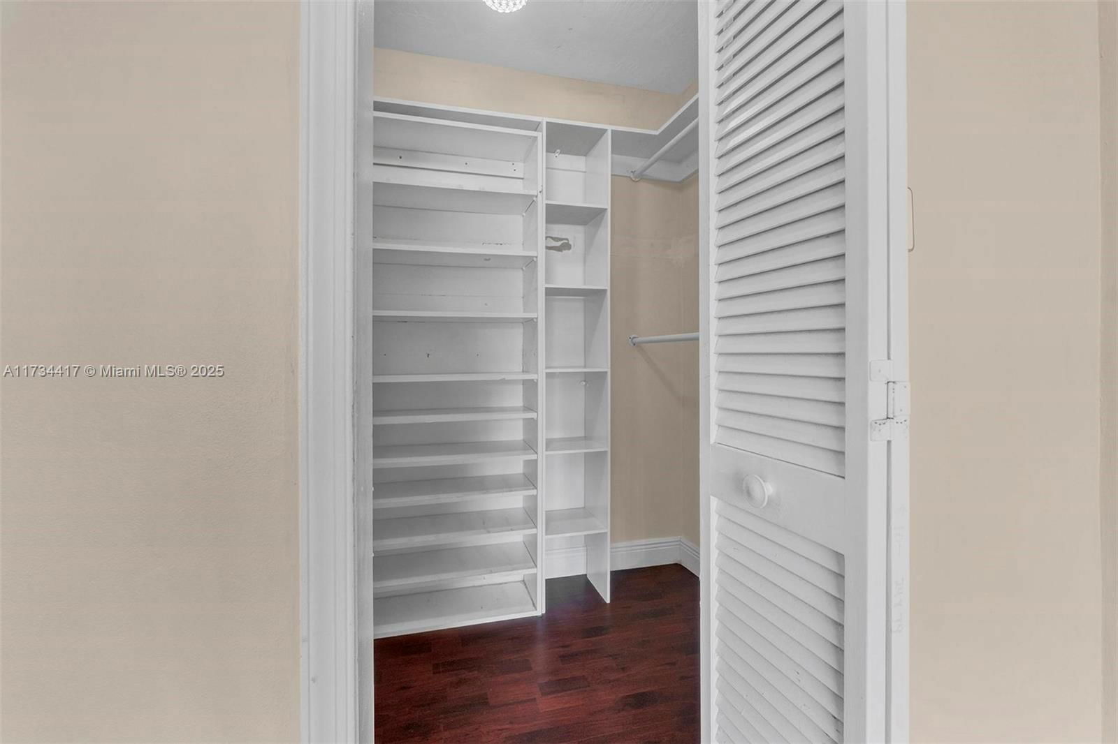 Real estate property located at 8240 68th Ave, Broward, Sunflower, Tamarac, FL