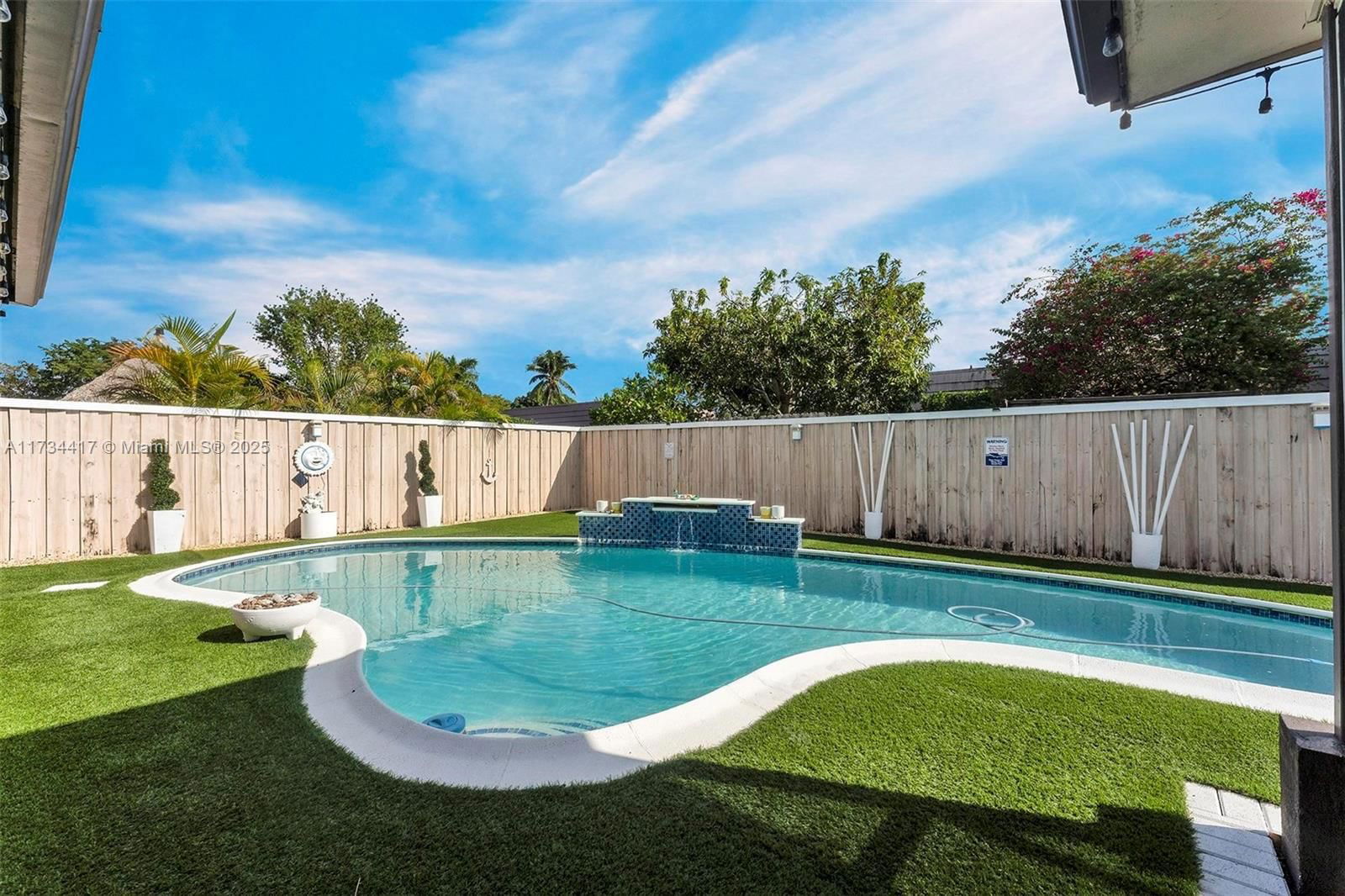Real estate property located at 8240 68th Ave, Broward, Sunflower, Tamarac, FL