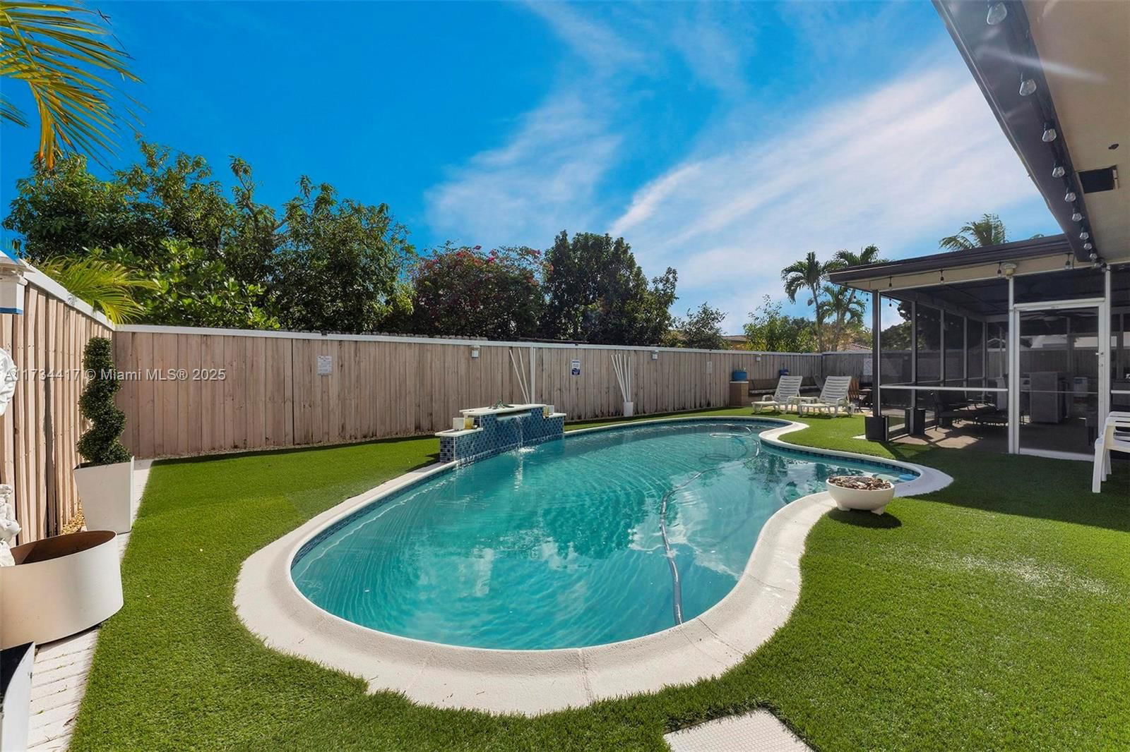 Real estate property located at 8240 68th Ave, Broward, Sunflower, Tamarac, FL