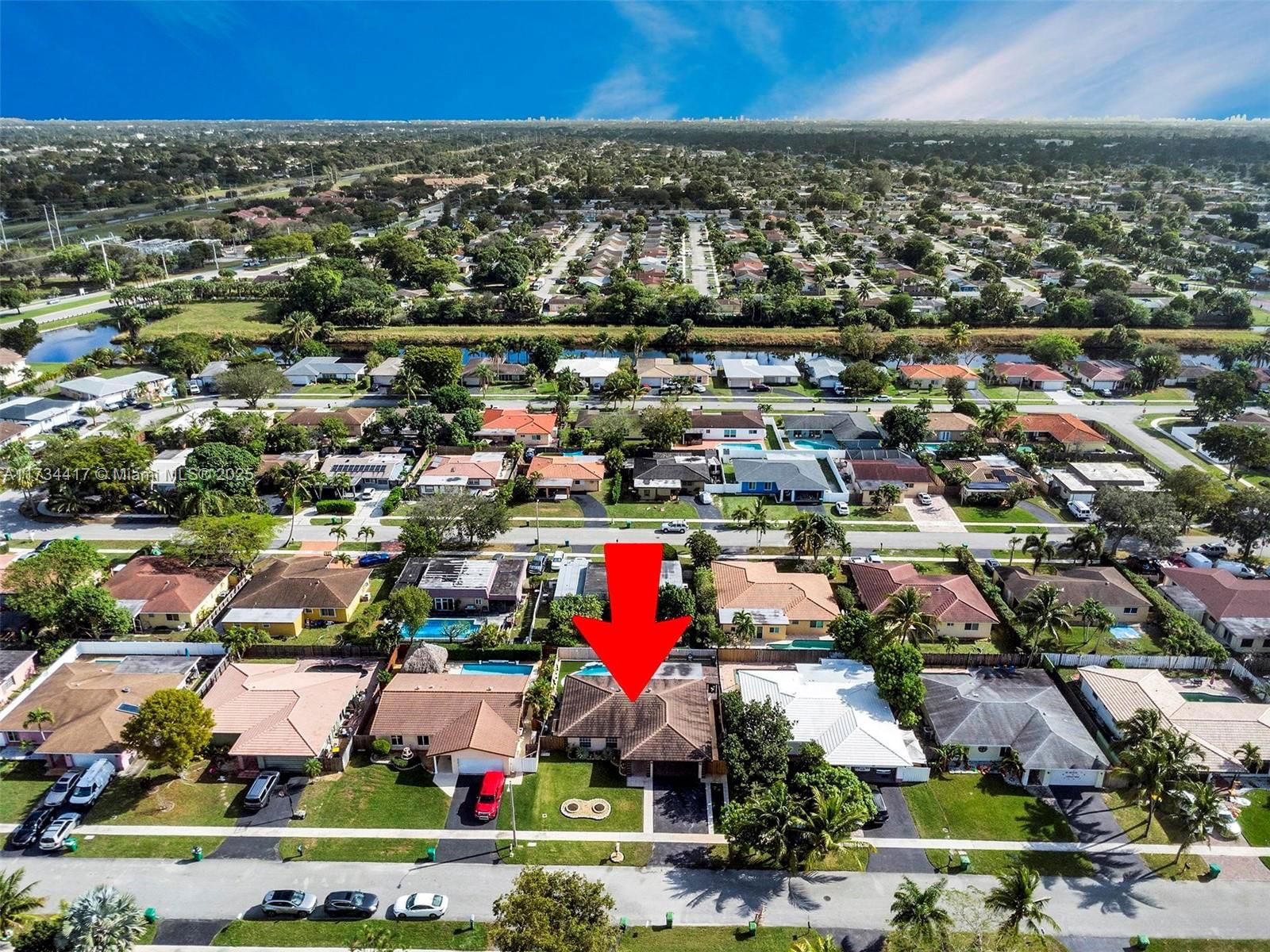 Real estate property located at 8240 68th Ave, Broward, Sunflower, Tamarac, FL