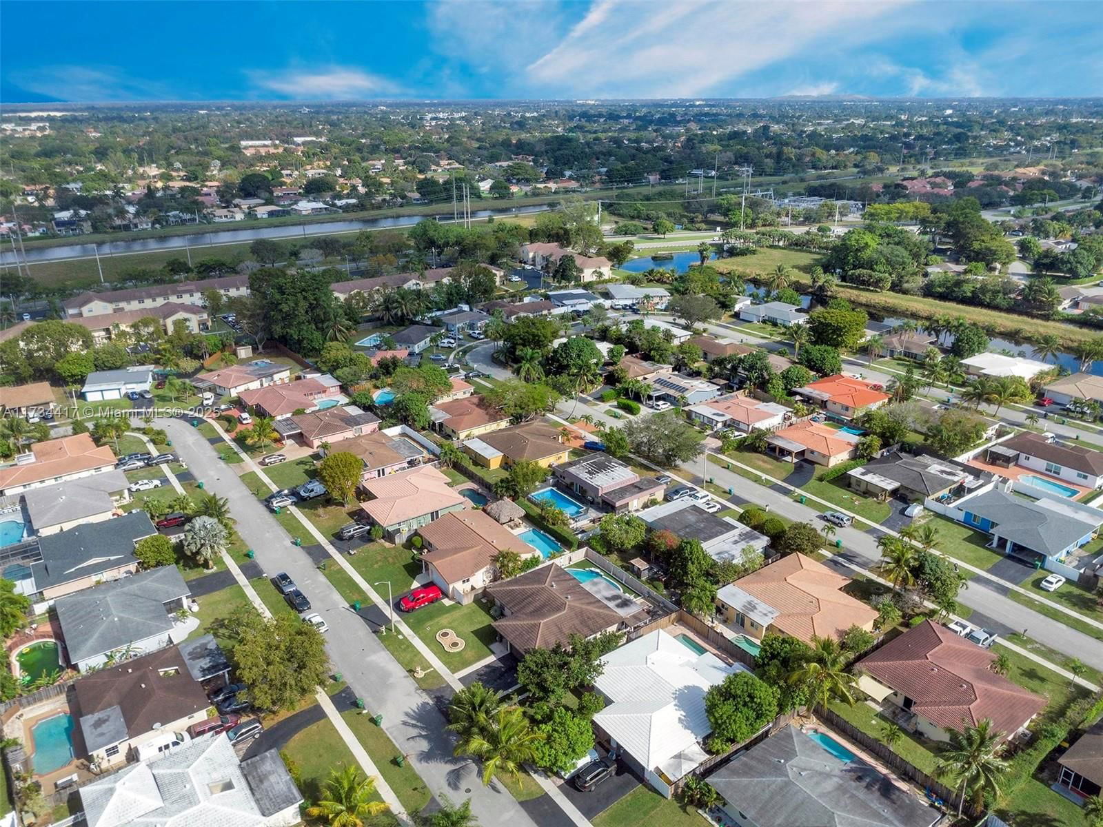 Real estate property located at 8240 68th Ave, Broward, Sunflower, Tamarac, FL