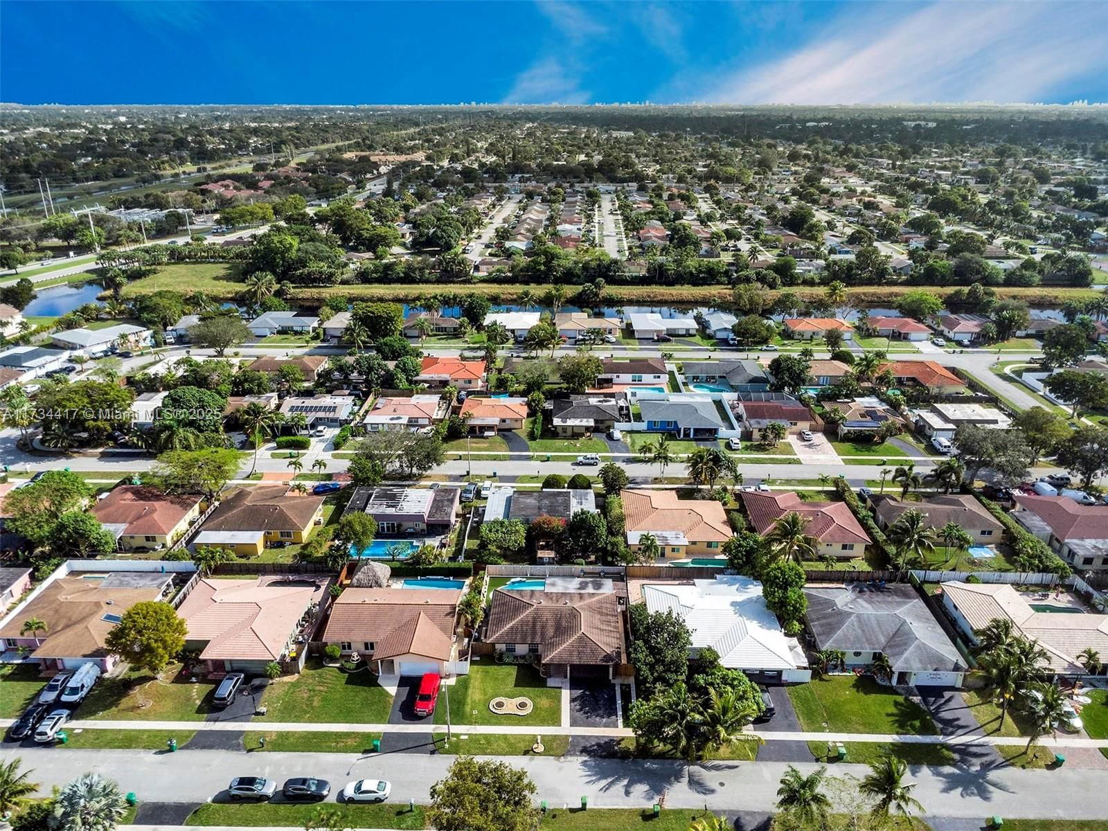 Real estate property located at 8240 68th Ave, Broward, Sunflower, Tamarac, FL