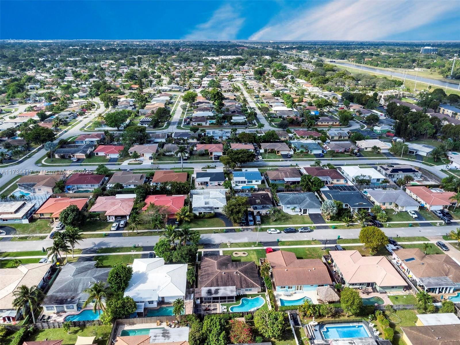 Real estate property located at 8240 68th Ave, Broward, Sunflower, Tamarac, FL