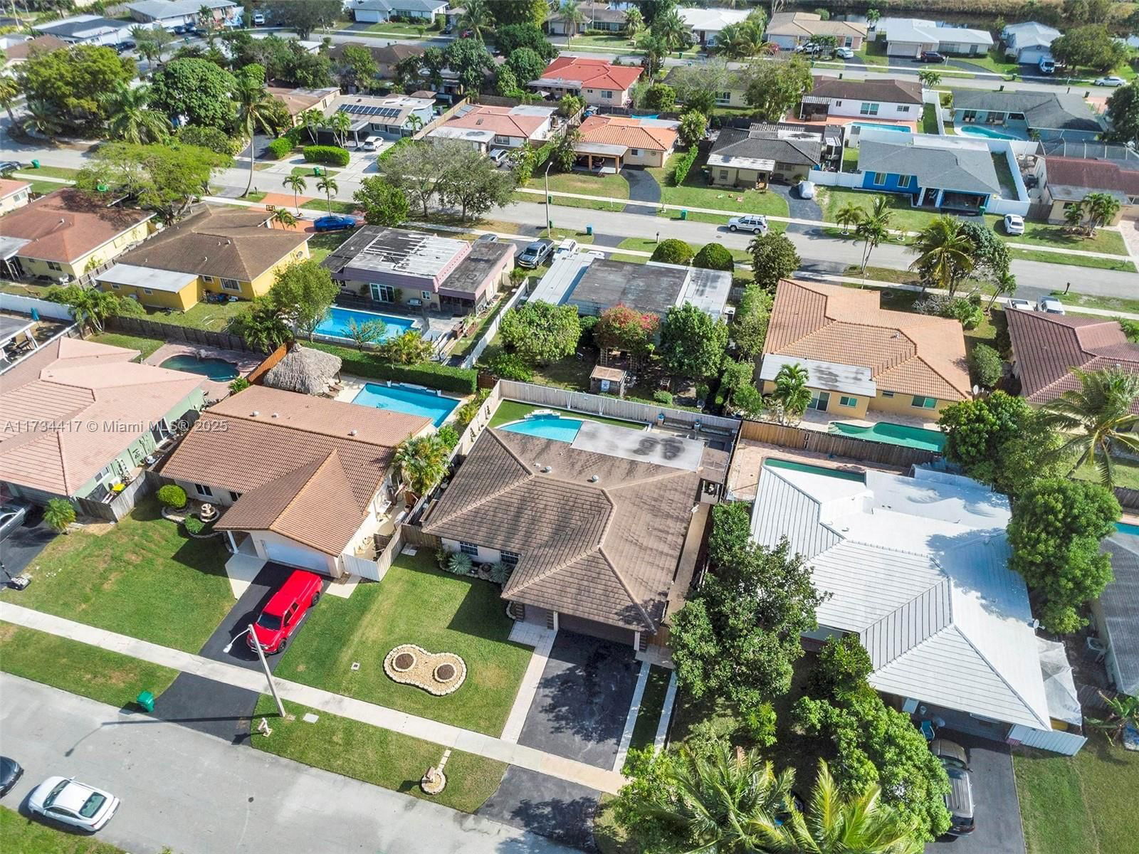 Real estate property located at 8240 68th Ave, Broward, Sunflower, Tamarac, FL