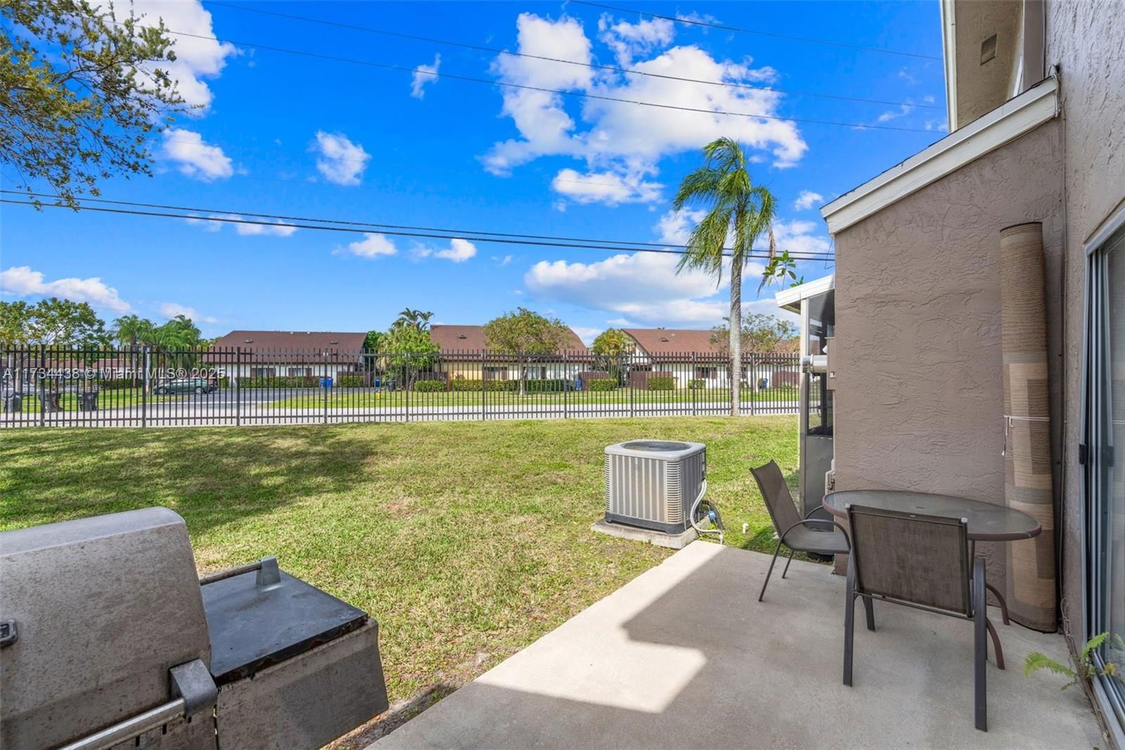 Real estate property located at 1463 Sussex Dr, Broward, Hamptons Of North Lauderd, North Lauderdale, FL
