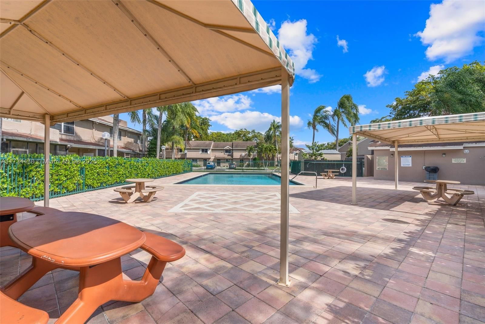 Real estate property located at 1463 Sussex Dr, Broward, Hamptons Of North Lauderd, North Lauderdale, FL