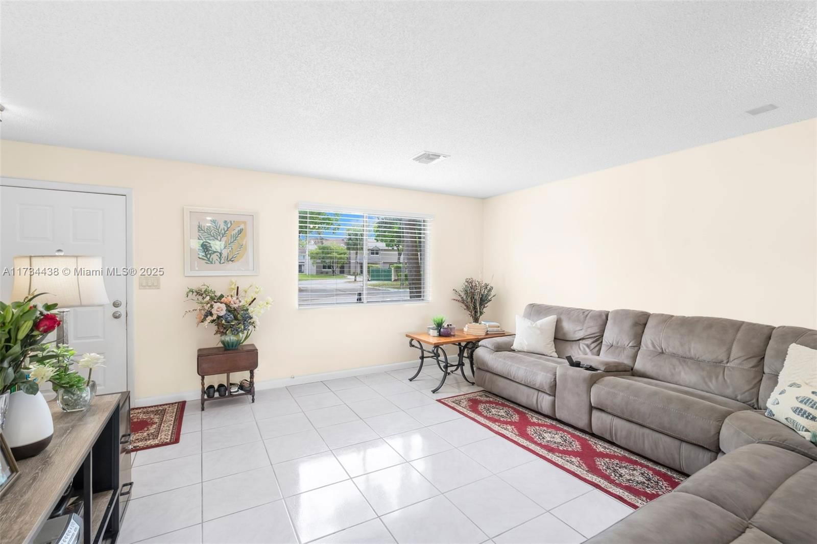 Real estate property located at 1463 Sussex Dr, Broward, Hamptons Of North Lauderd, North Lauderdale, FL
