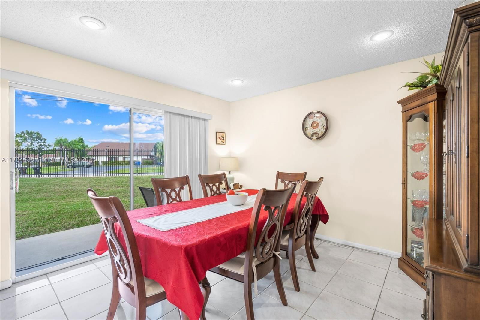 Real estate property located at 1463 Sussex Dr, Broward, Hamptons Of North Lauderd, North Lauderdale, FL