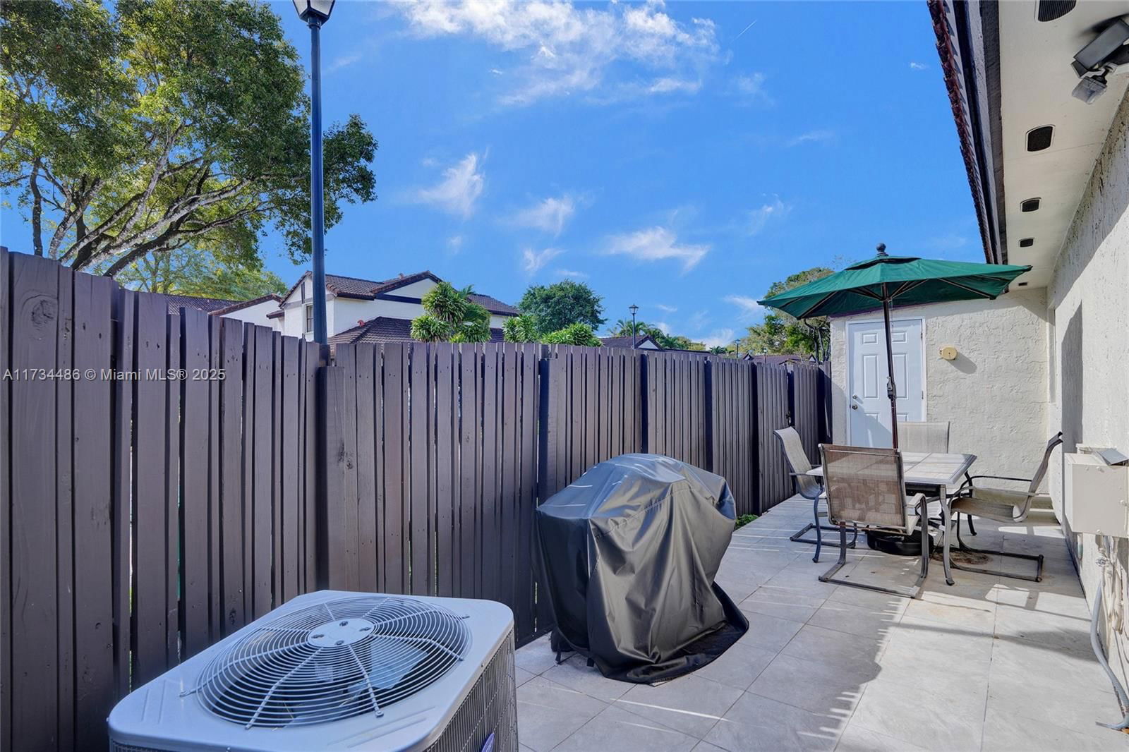 Real estate property located at 14945 49th Ln #6G, Miami-dade, Lakes Meadow Vilg Homes C, Miami, FL