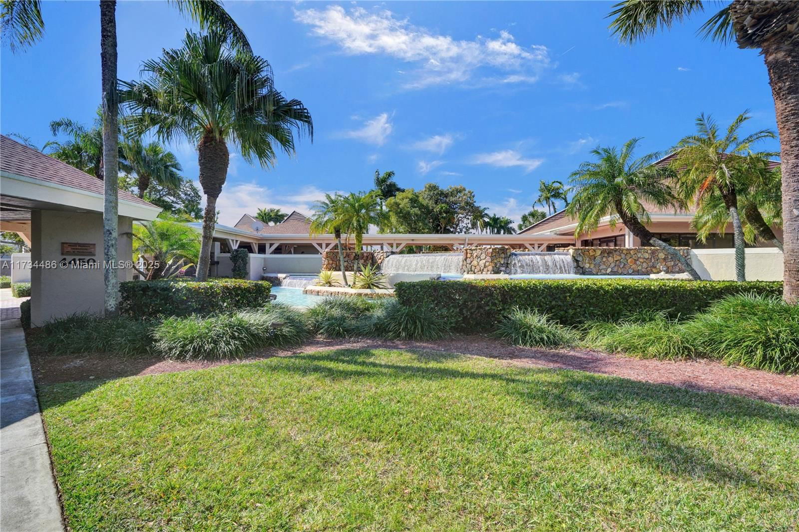 Real estate property located at 14945 49th Ln #6G, Miami-dade, Lakes Meadow Vilg Homes C, Miami, FL