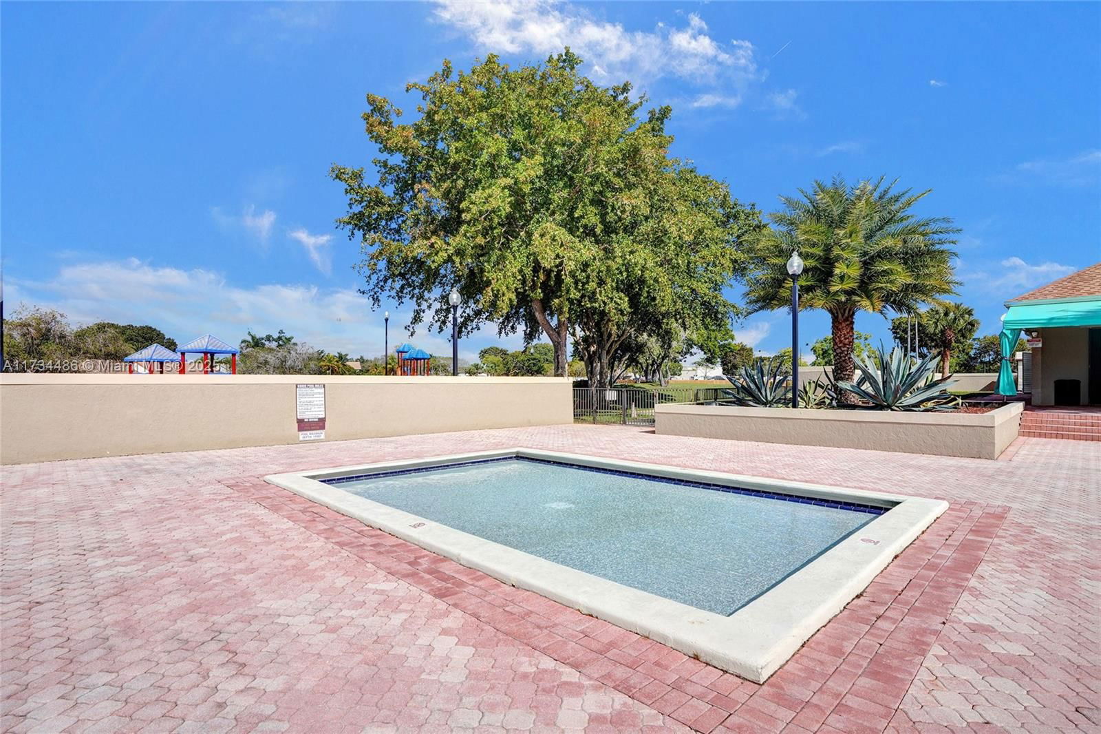 Real estate property located at 14945 49th Ln #6G, Miami-dade, Lakes Meadow Vilg Homes C, Miami, FL