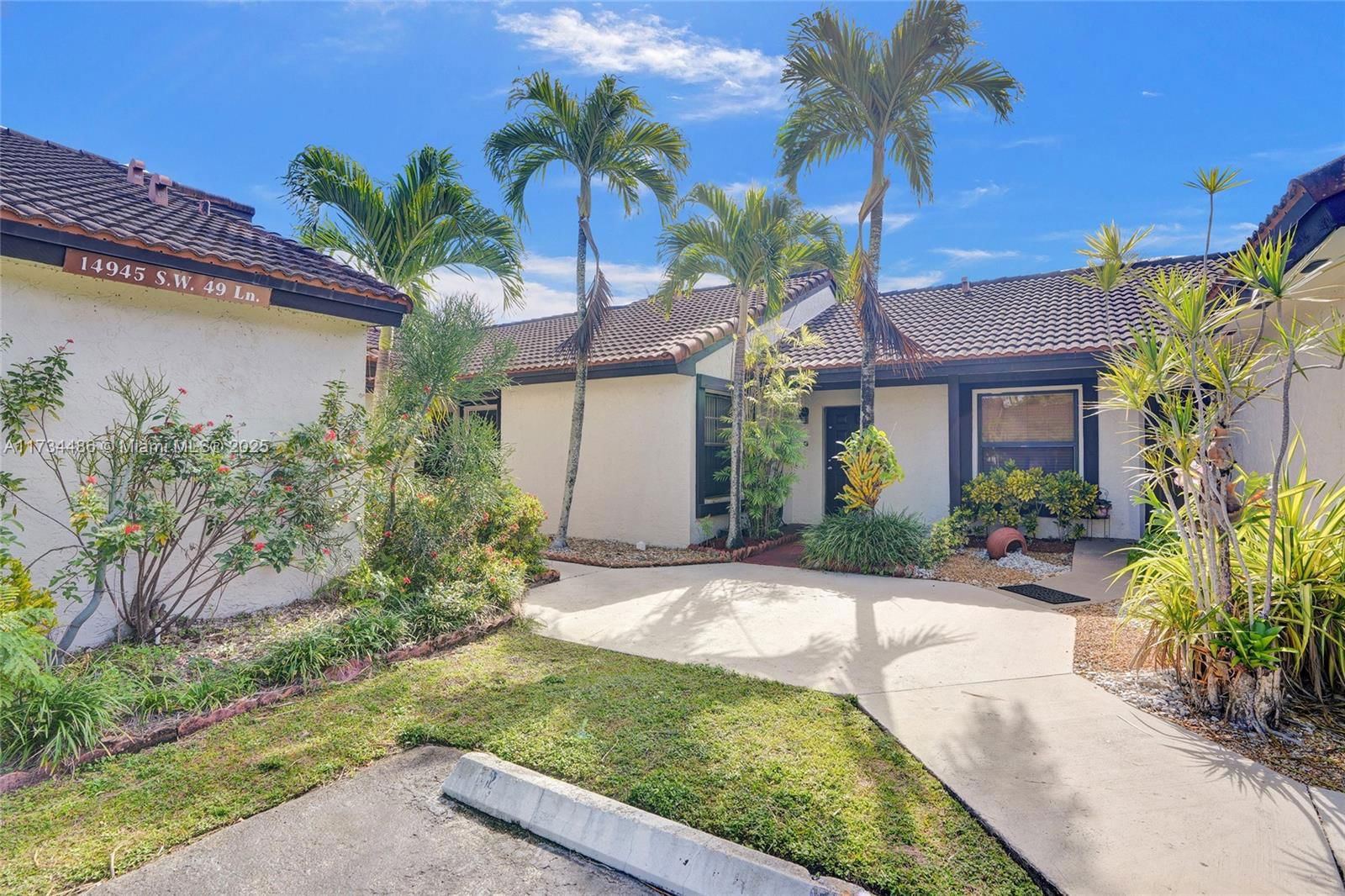Real estate property located at 14945 49th Ln #6G, Miami-dade, Lakes Meadow Vilg Homes C, Miami, FL