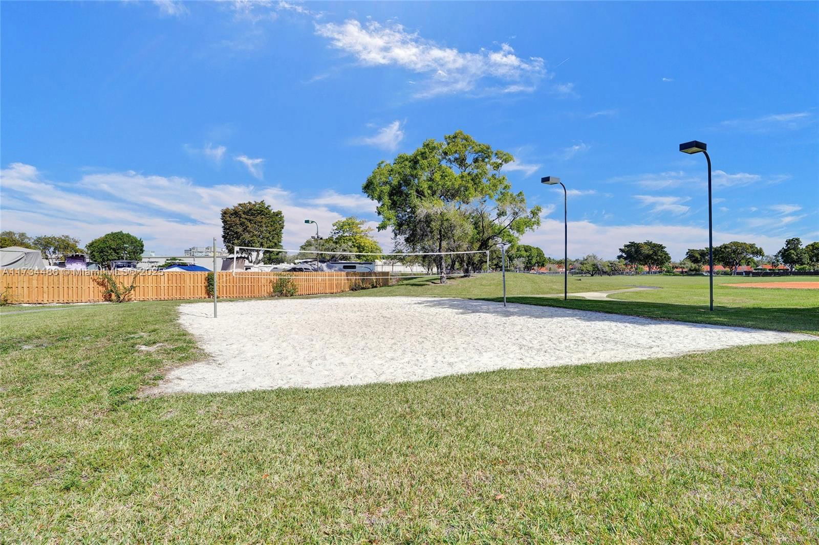 Real estate property located at 14945 49th Ln #6G, Miami-dade, Lakes Meadow Vilg Homes C, Miami, FL