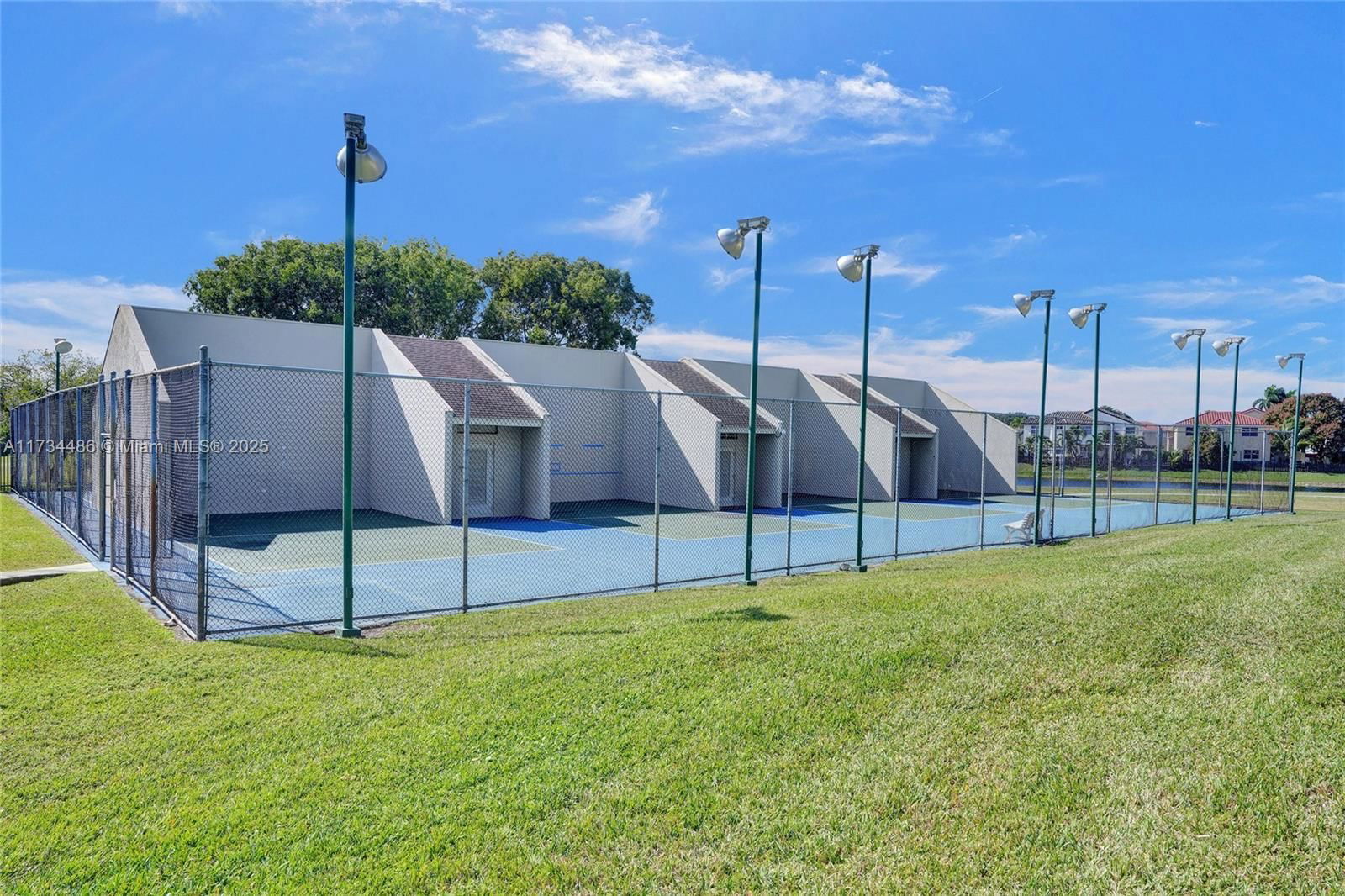 Real estate property located at 14945 49th Ln #6G, Miami-dade, Lakes Meadow Vilg Homes C, Miami, FL