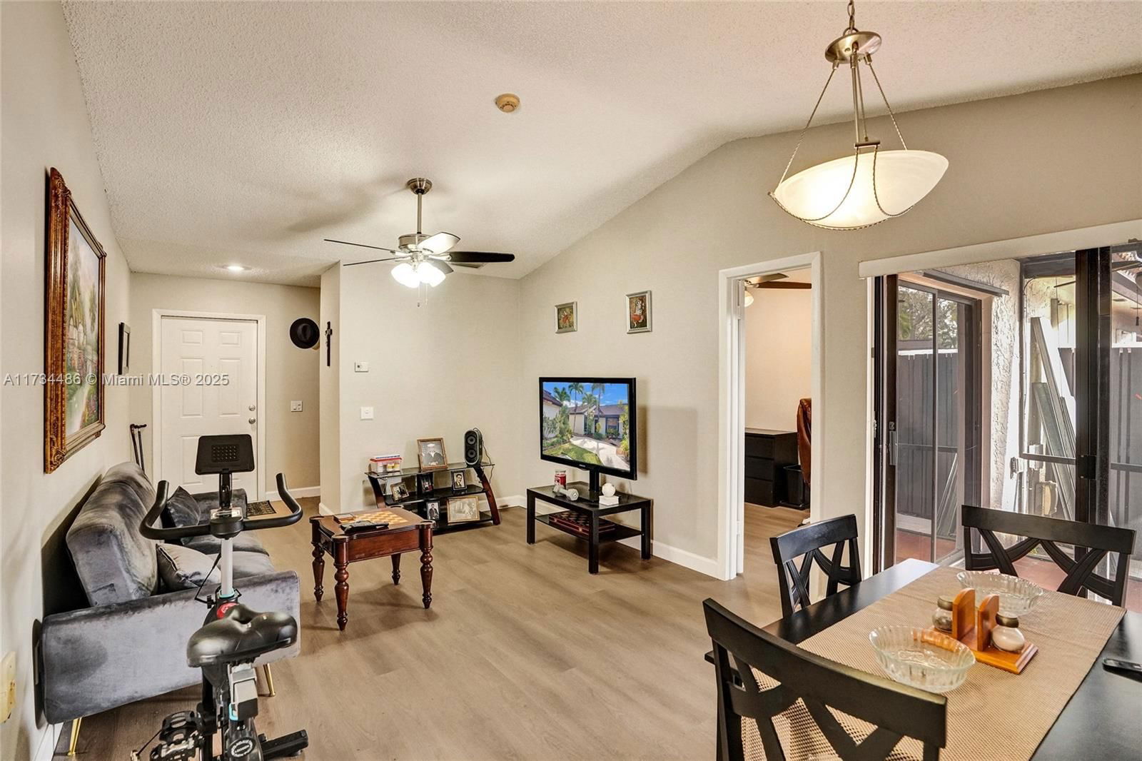 Real estate property located at 14945 49th Ln #6G, Miami-dade, Lakes Meadow Vilg Homes C, Miami, FL