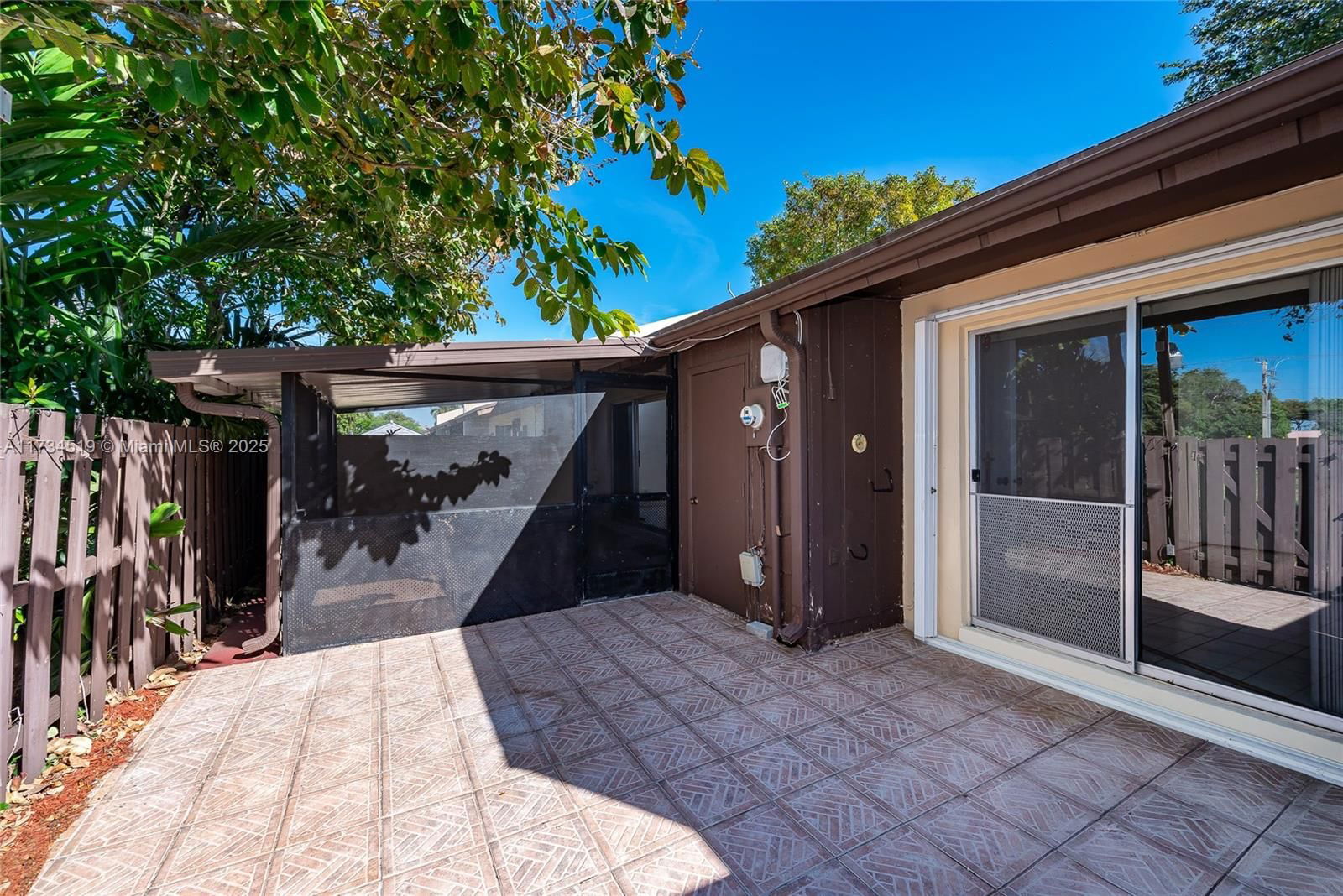 Real estate property located at 11006 125th Ct, Miami-dade, Devon-aire Villas Sec 4, Miami, FL