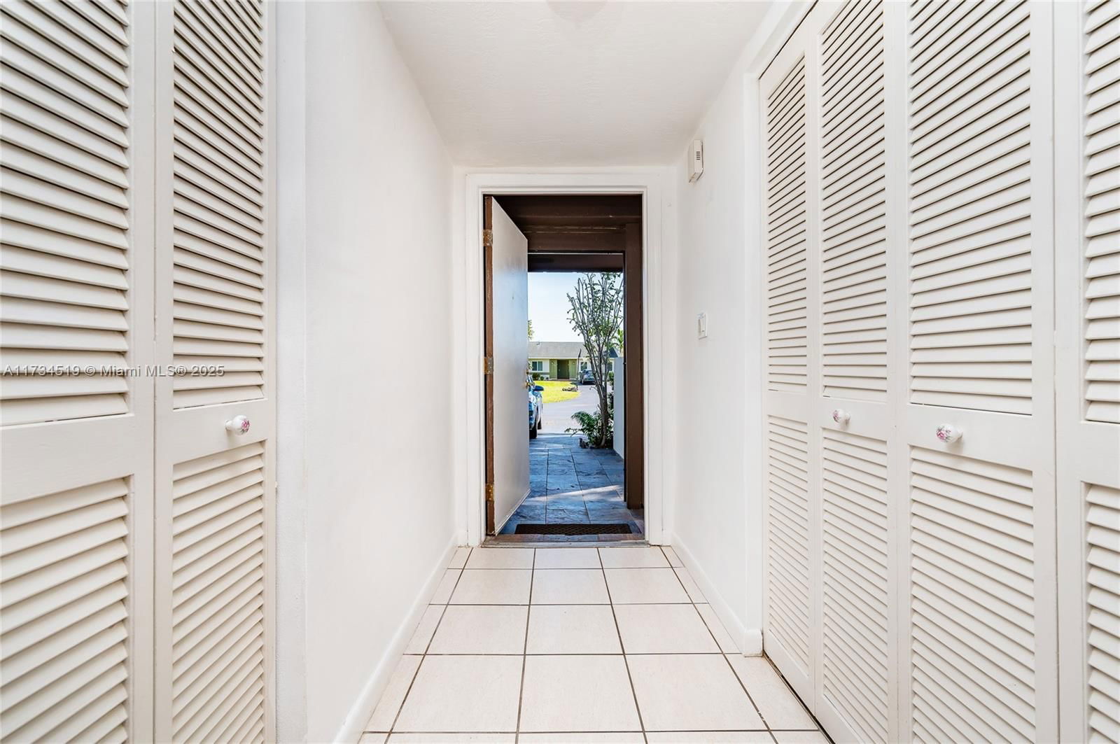 Real estate property located at 11006 125th Ct, Miami-dade, Devon-aire Villas Sec 4, Miami, FL