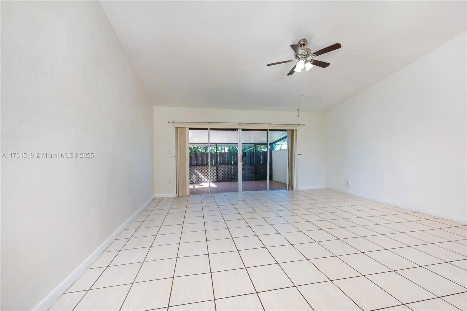 Real estate property located at 11006 125th Ct, Miami-dade, Devon-aire Villas Sec 4, Miami, FL
