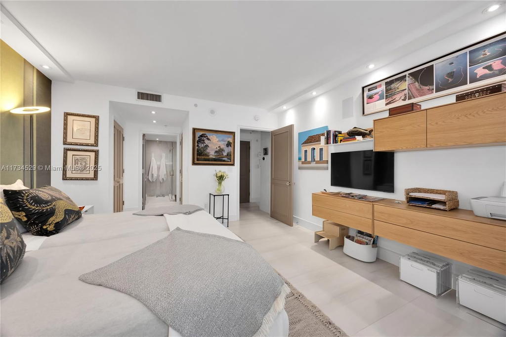 Real estate property located at 3400 27th Ave #704, Miami-dade, The Tower Residences Cond, Miami, FL