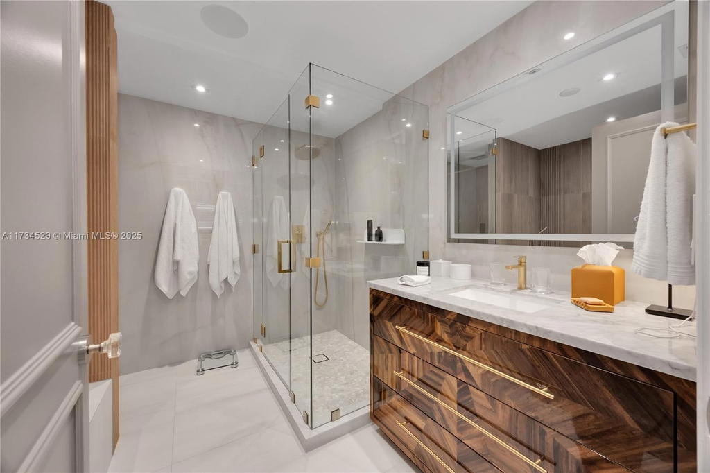 Real estate property located at 3400 27th Ave #704, Miami-dade, The Tower Residences Cond, Miami, FL