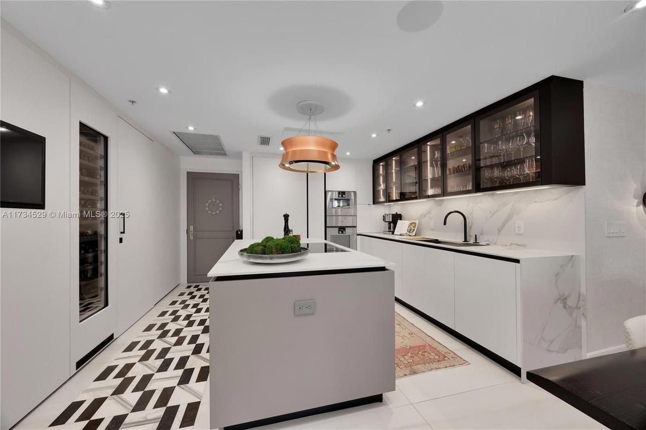 Real estate property located at 3400 27th Ave #704, Miami-dade, The Tower Residences Cond, Miami, FL