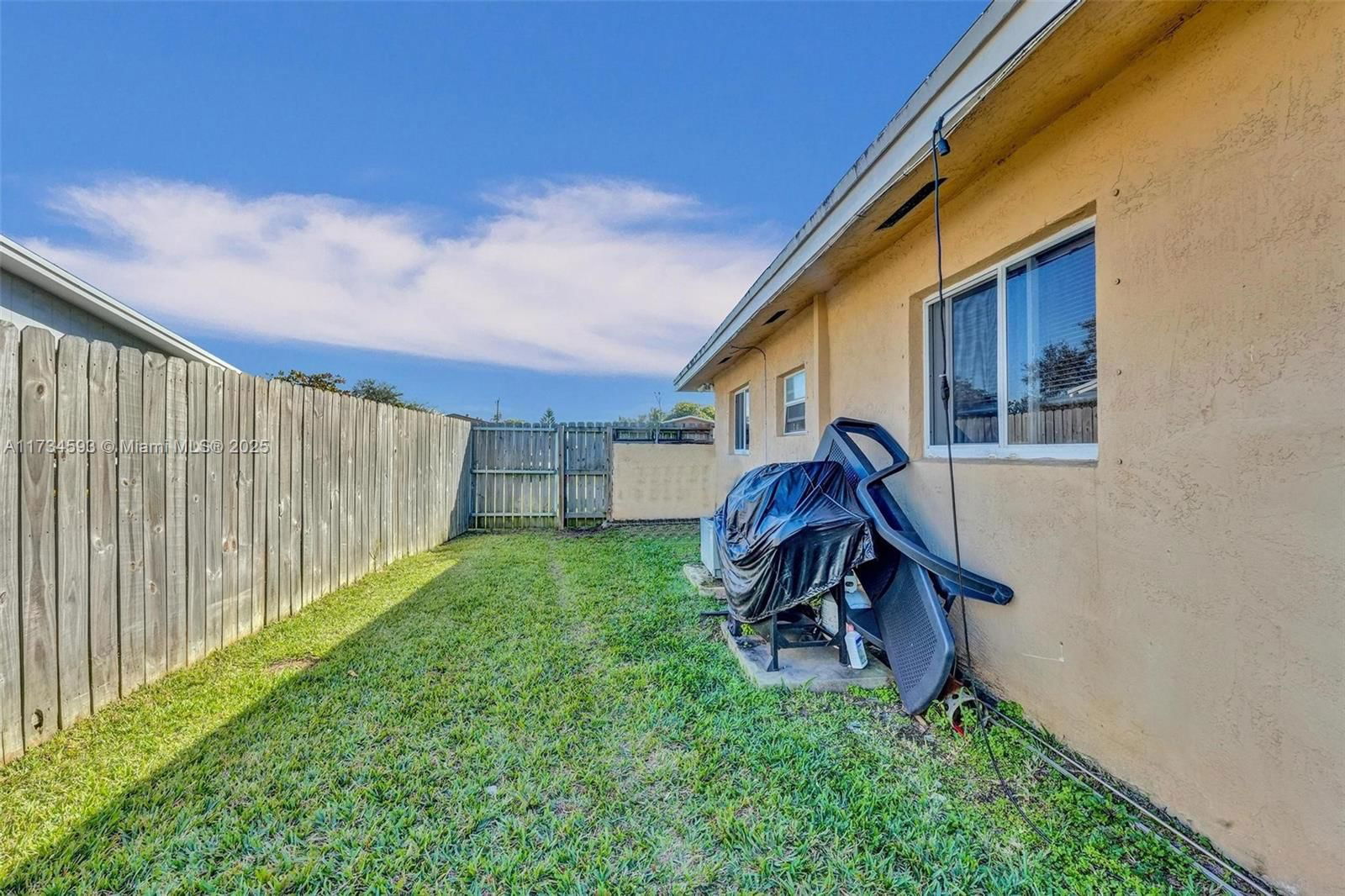 Real estate property located at 4711-4715 43rd Ter, Broward, Gold Coast Twin Villas We, Dania Beach, FL