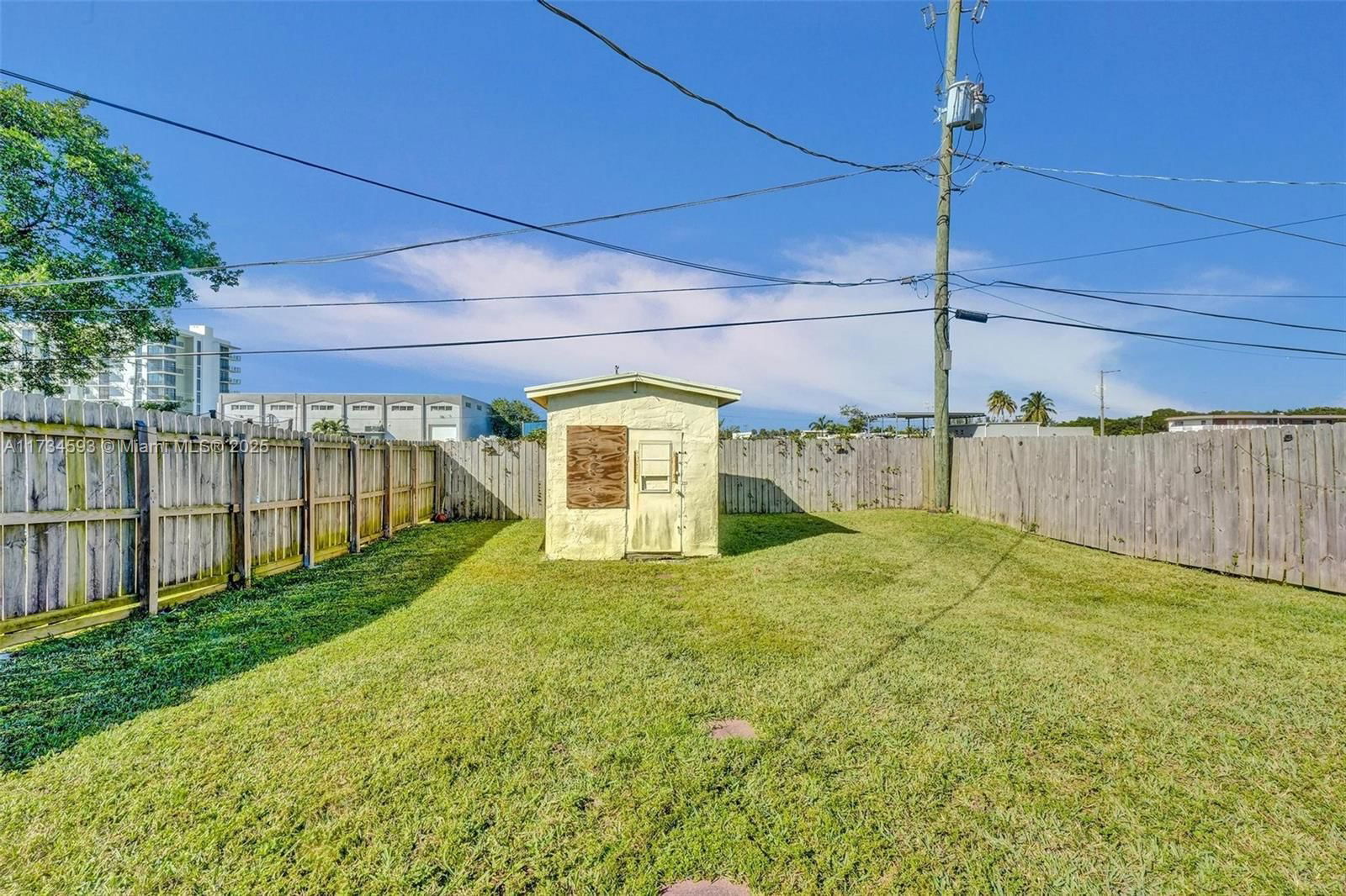 Real estate property located at 4711-4715 43rd Ter, Broward, Gold Coast Twin Villas We, Dania Beach, FL