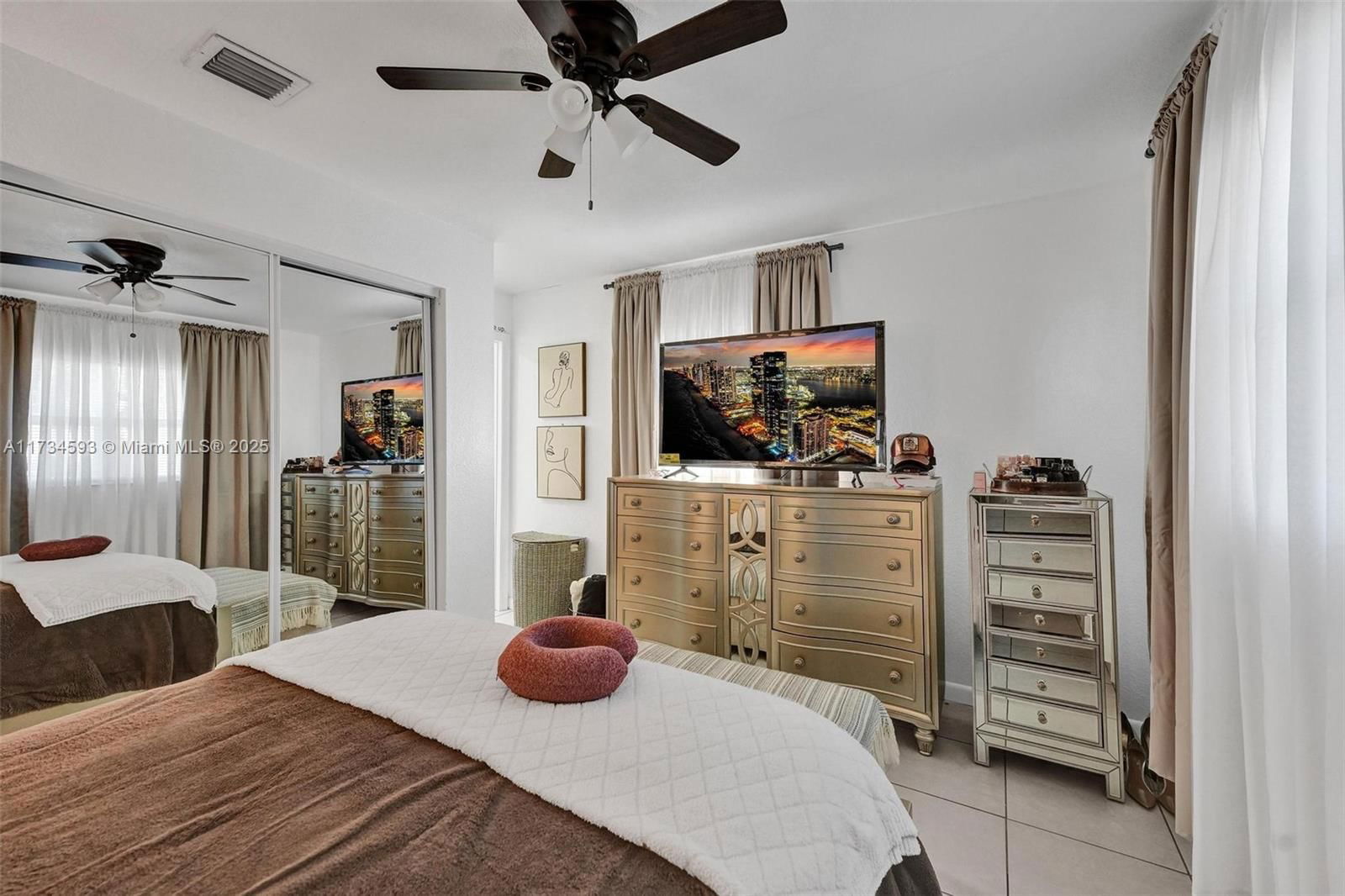 Real estate property located at 4711-4715 43rd Ter, Broward, Gold Coast Twin Villas We, Dania Beach, FL