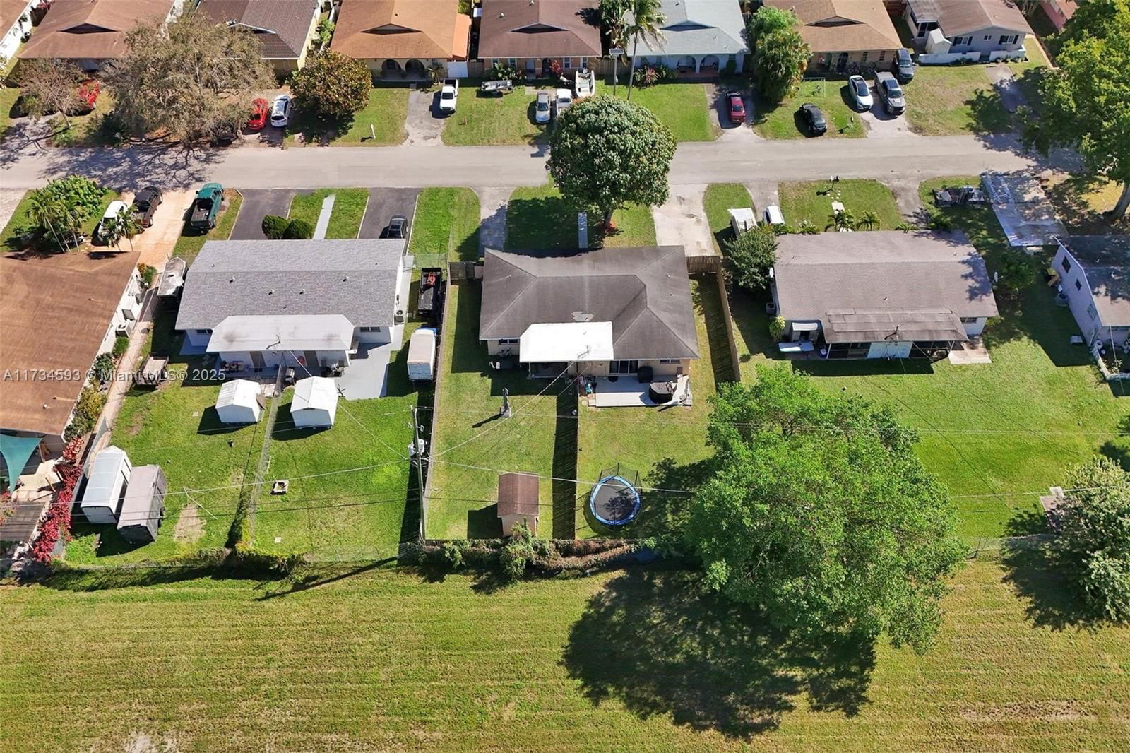 Real estate property located at 4711-4715 43rd Ter, Broward, Gold Coast Twin Villas We, Dania Beach, FL