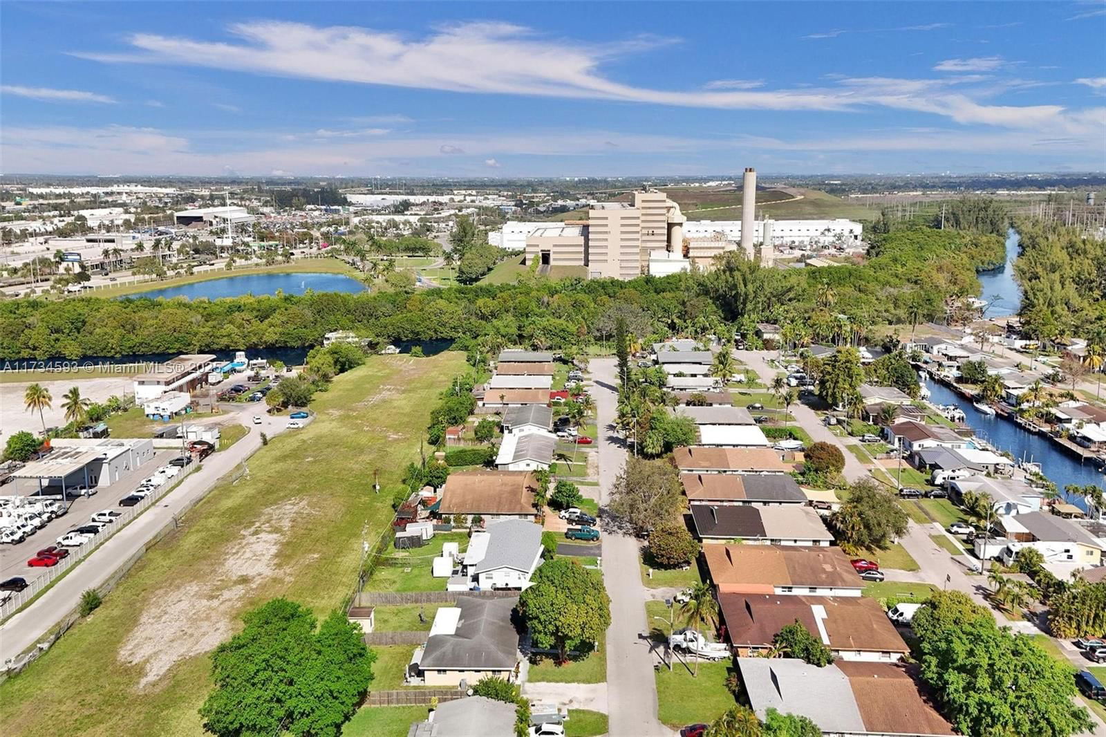 Real estate property located at 4711-4715 43rd Ter, Broward, Gold Coast Twin Villas We, Dania Beach, FL