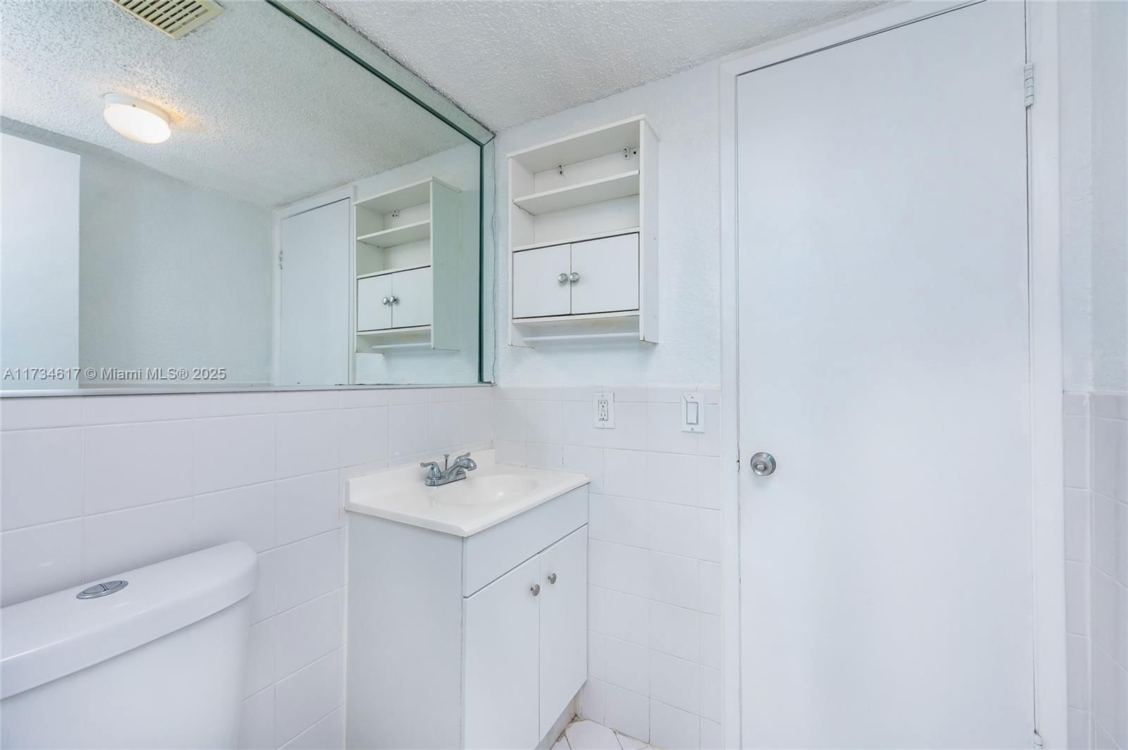 Real estate property located at 6215 22nd Ct #2, Miami-dade, Cadiz I Condo, Hialeah, FL