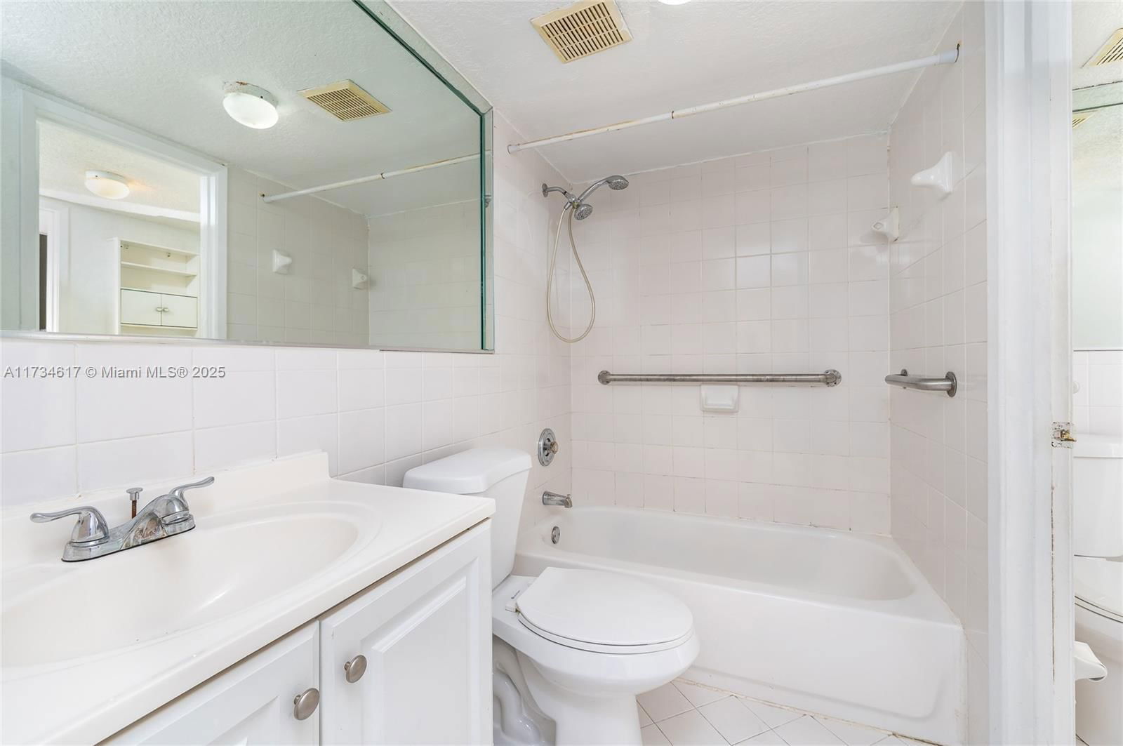 Real estate property located at 6215 22nd Ct #2, Miami-dade, Cadiz I Condo, Hialeah, FL