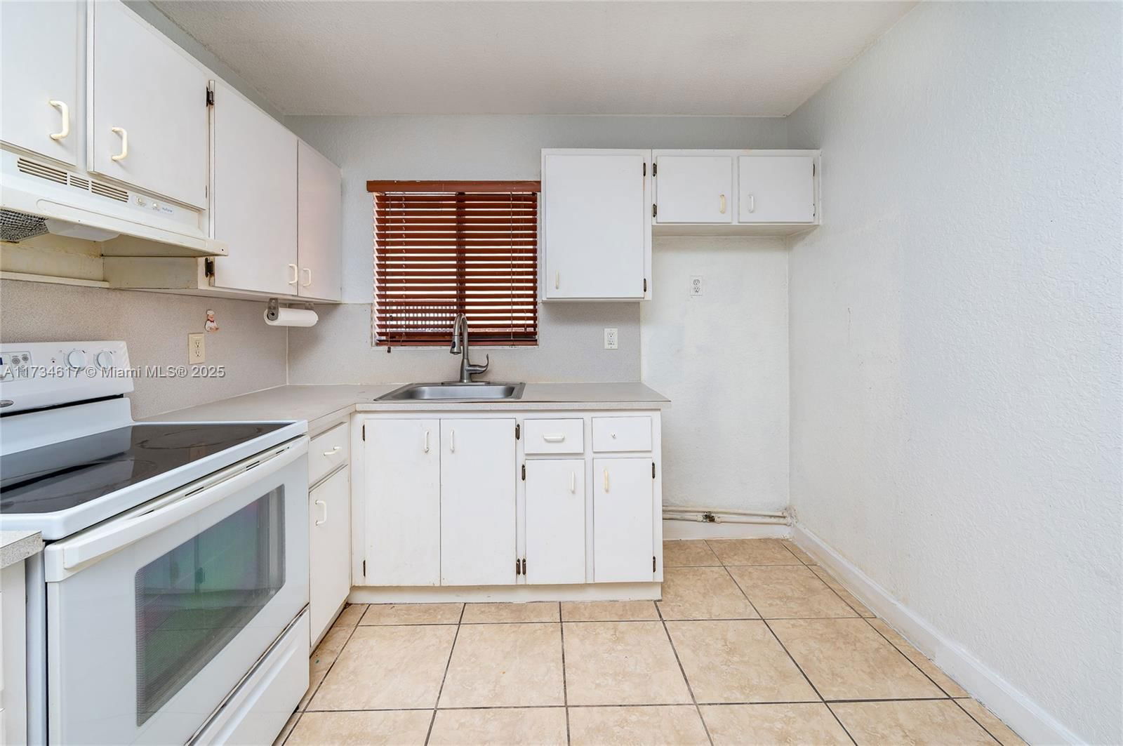 Real estate property located at 6215 22nd Ct #2, Miami-dade, Cadiz I Condo, Hialeah, FL