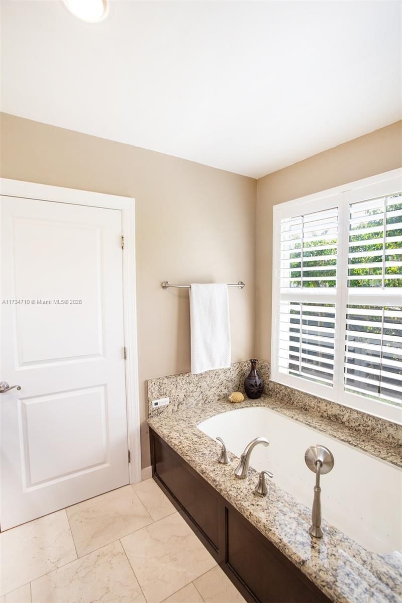 Real estate property located at 17550 93 AVE, Miami-dade, Orchard Estates, Miami, FL