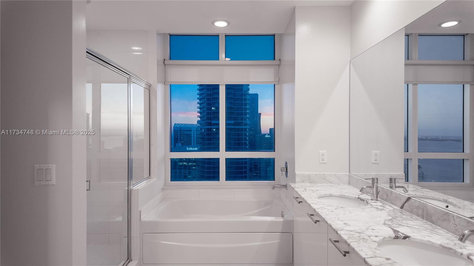 Real estate property located at 950 Brickell Bay Dr #4611, Miami-dade, The Plaza 851 Brickell Co, Miami, FL
