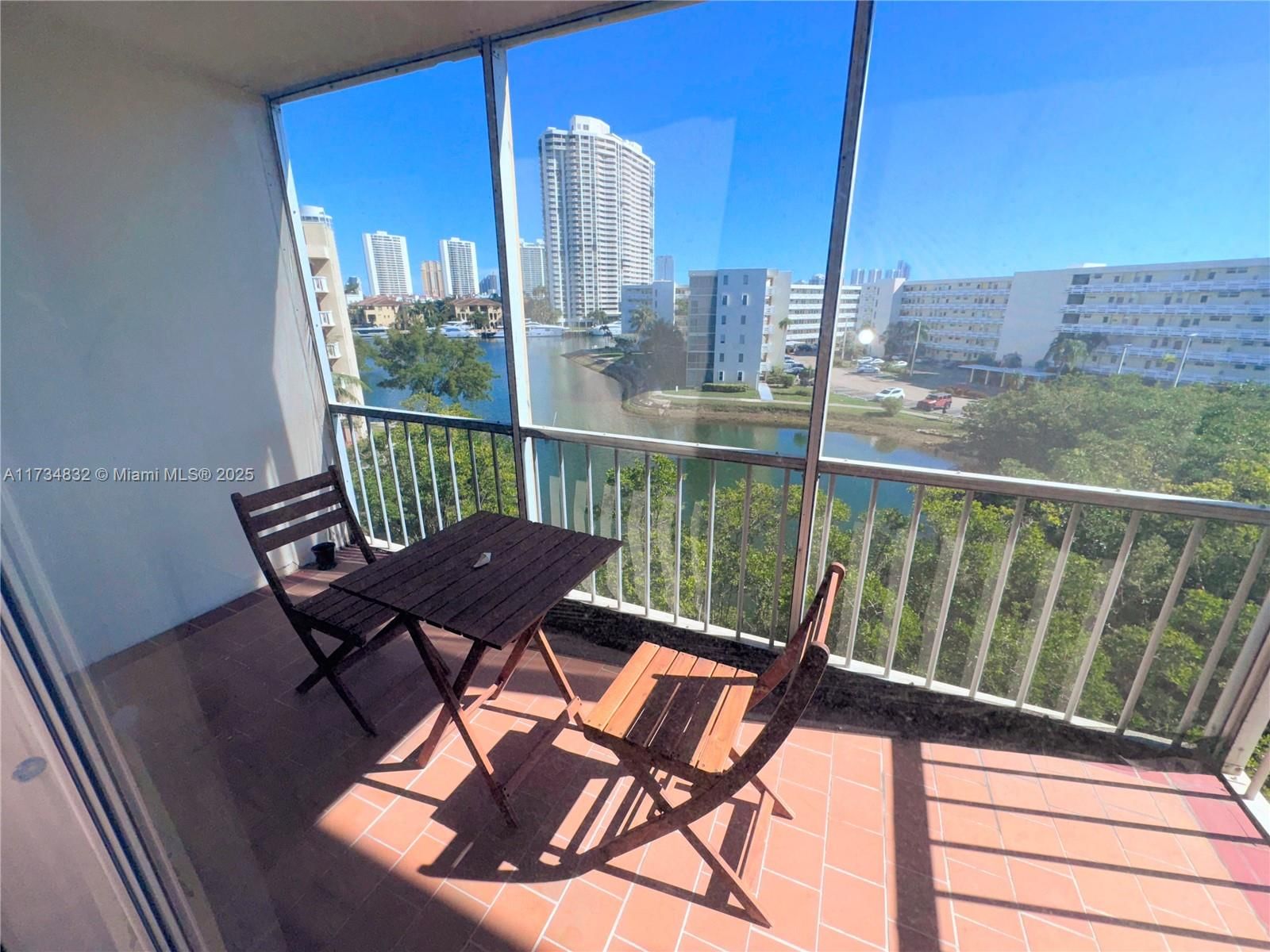 Real estate property located at 2930 Point East Dr E510, Miami-dade, Point East One Condo-bldg, Aventura, FL