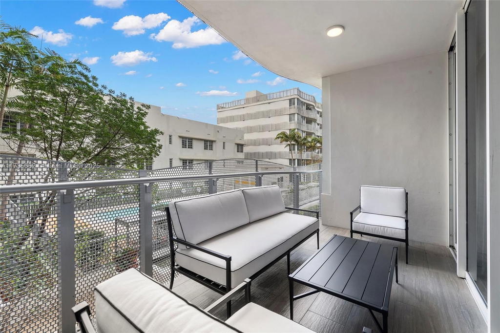 Real estate property located at 2100 Park Ave #206, Miami-dade, Artepark South Condo, Miami Beach, FL