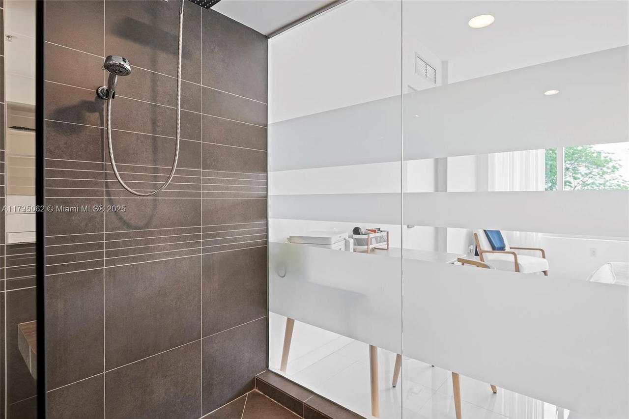 Real estate property located at 2100 Park Ave #206, Miami-dade, Artepark South Condo, Miami Beach, FL