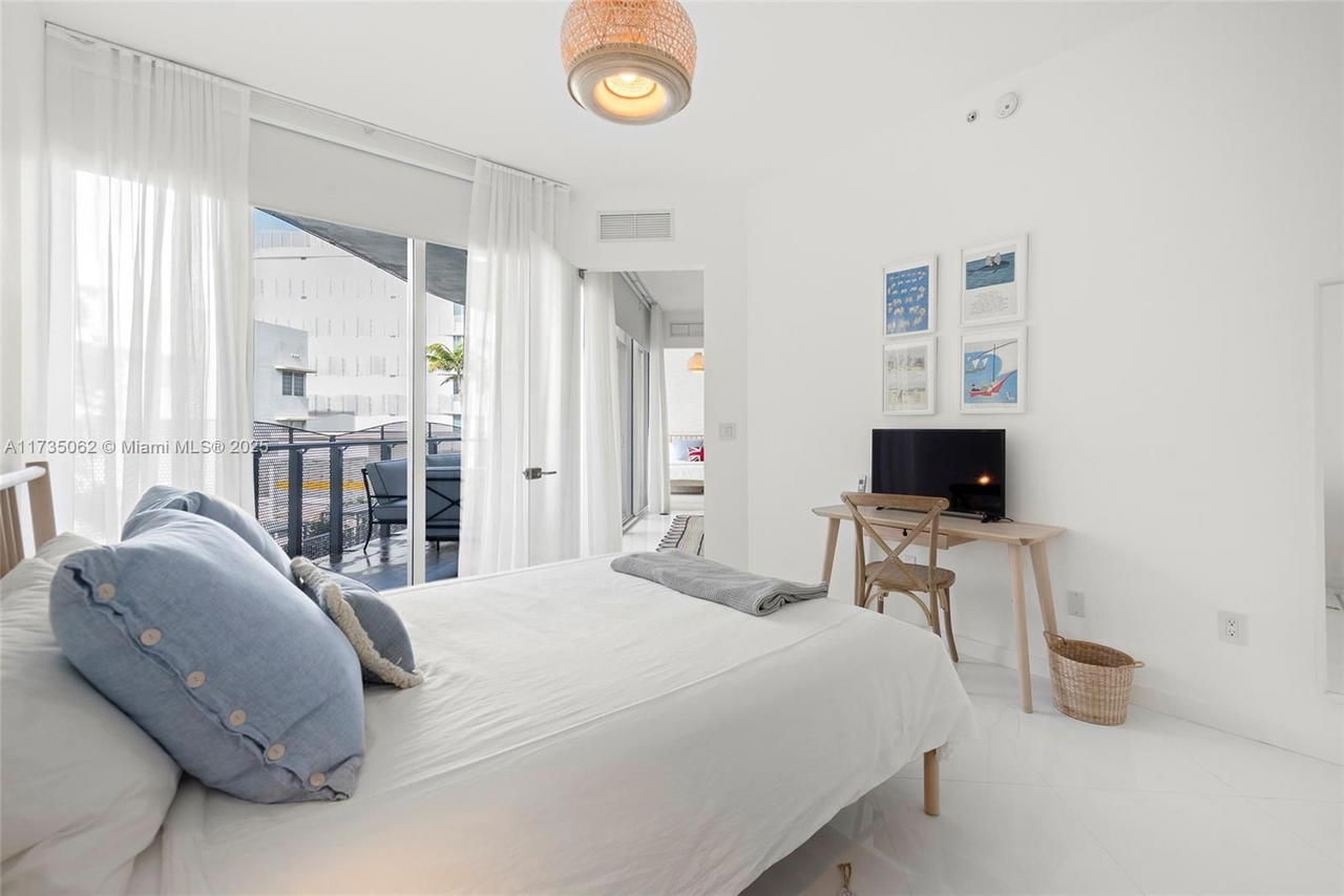 Real estate property located at 2100 Park Ave #206, Miami-dade, Artepark South Condo, Miami Beach, FL