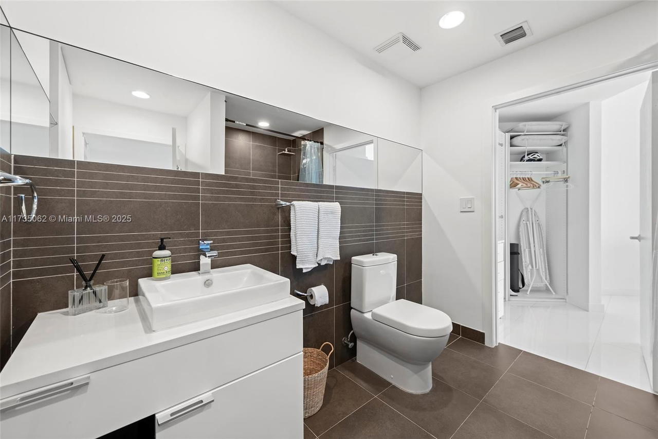 Real estate property located at 2100 Park Ave #206, Miami-dade, Artepark South Condo, Miami Beach, FL