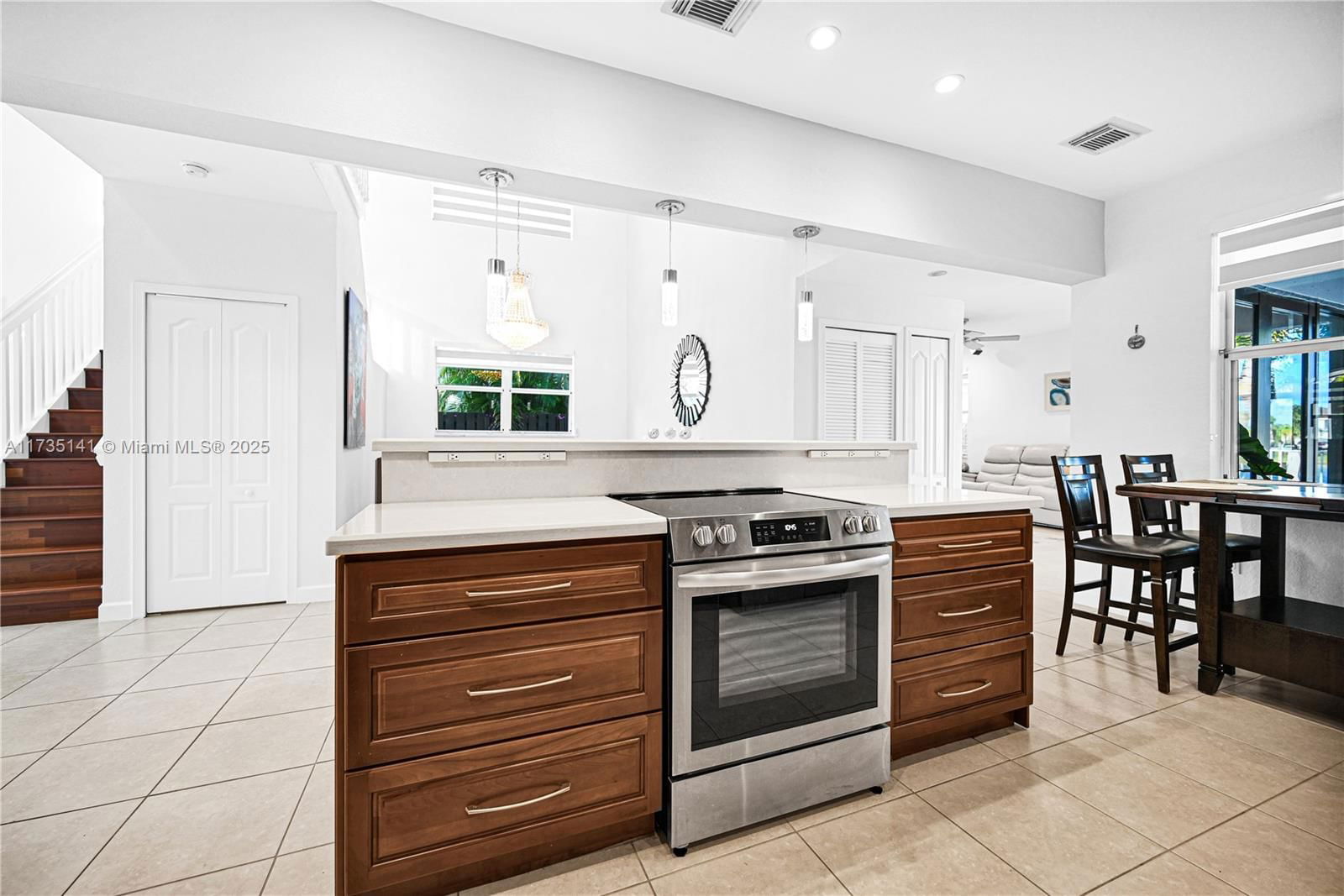 Real estate property located at 6445 164th Ave, Miami-dade, Crestview Lakes, Miami, FL