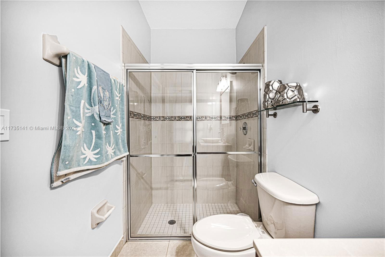 Real estate property located at 6445 164th Ave, Miami-dade, Crestview Lakes, Miami, FL