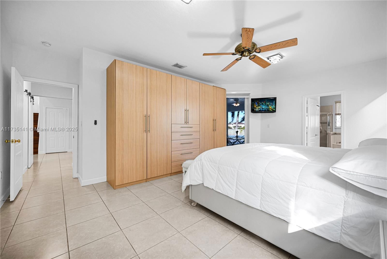 Real estate property located at 6445 164th Ave, Miami-dade, Crestview Lakes, Miami, FL