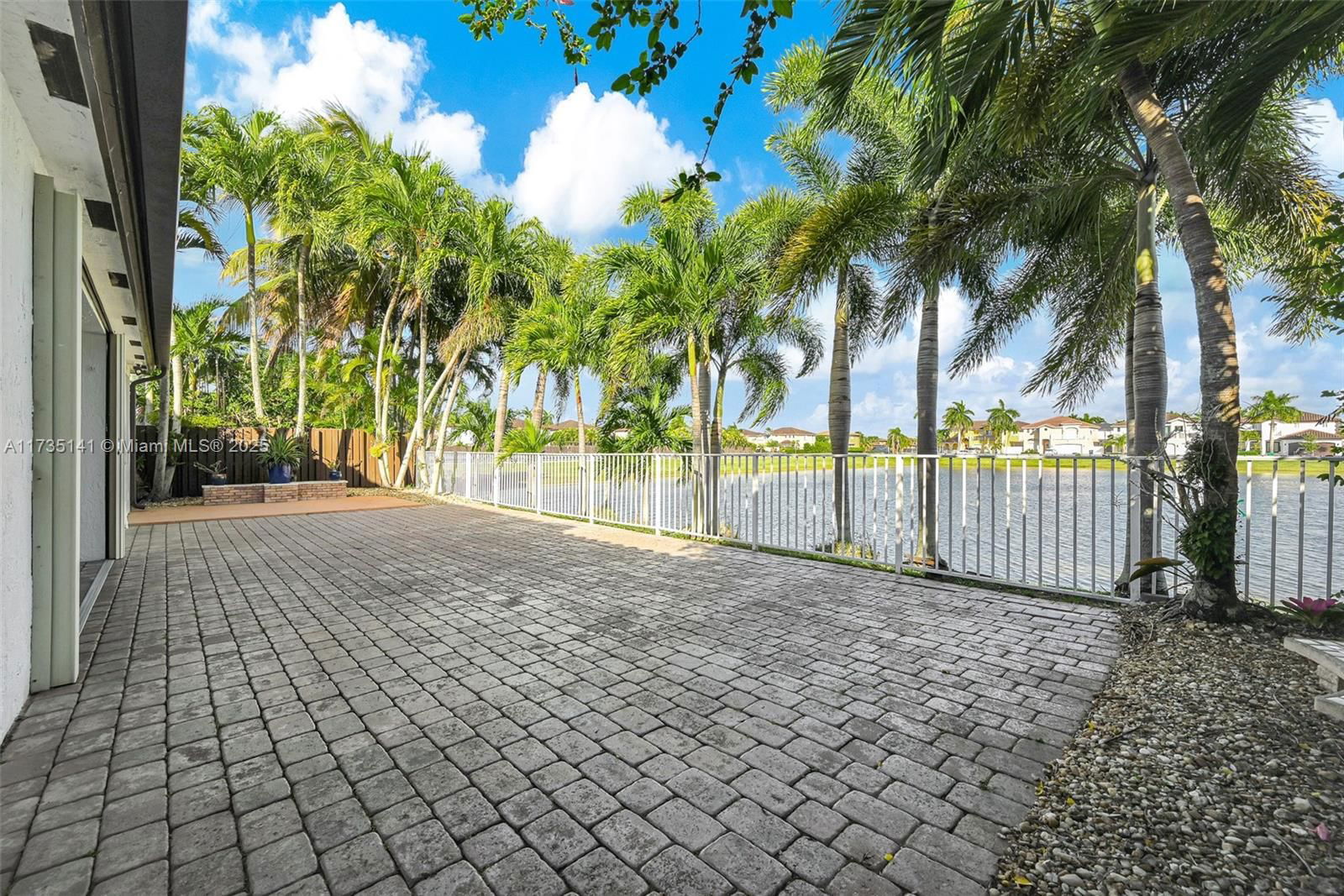 Real estate property located at 6445 164th Ave, Miami-dade, Crestview Lakes, Miami, FL