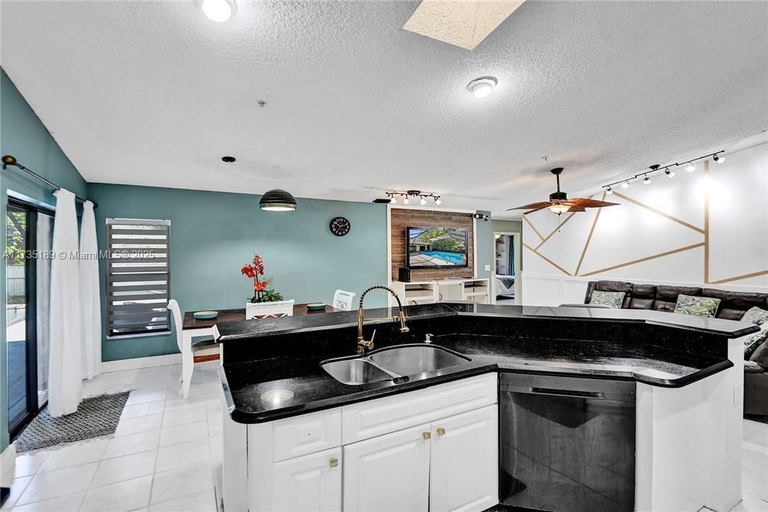 Real estate property located at 5101 47th Ave, Broward, Winston Park, Coconut Creek, FL