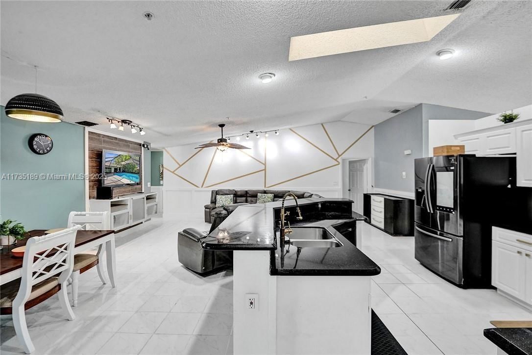 Real estate property located at 5101 47th Ave, Broward, Winston Park, Coconut Creek, FL