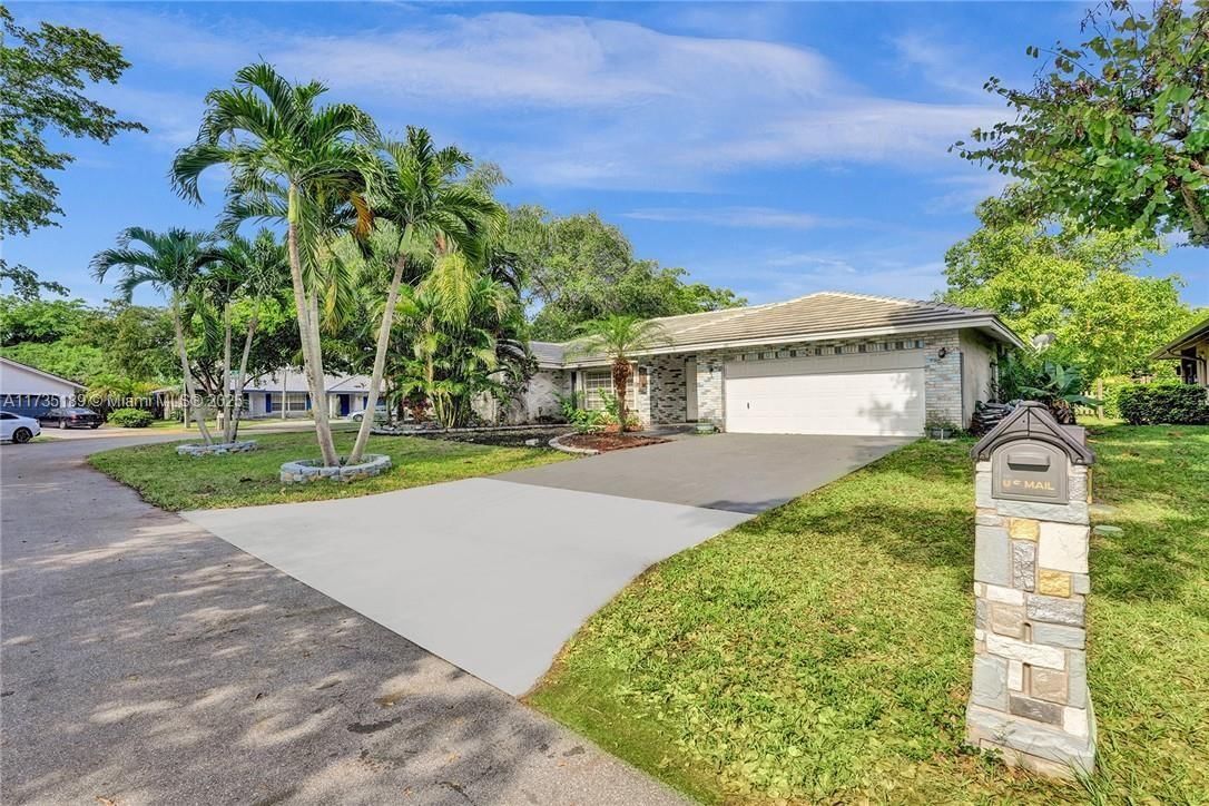 Real estate property located at 5101 47th Ave, Broward, Winston Park, Coconut Creek, FL