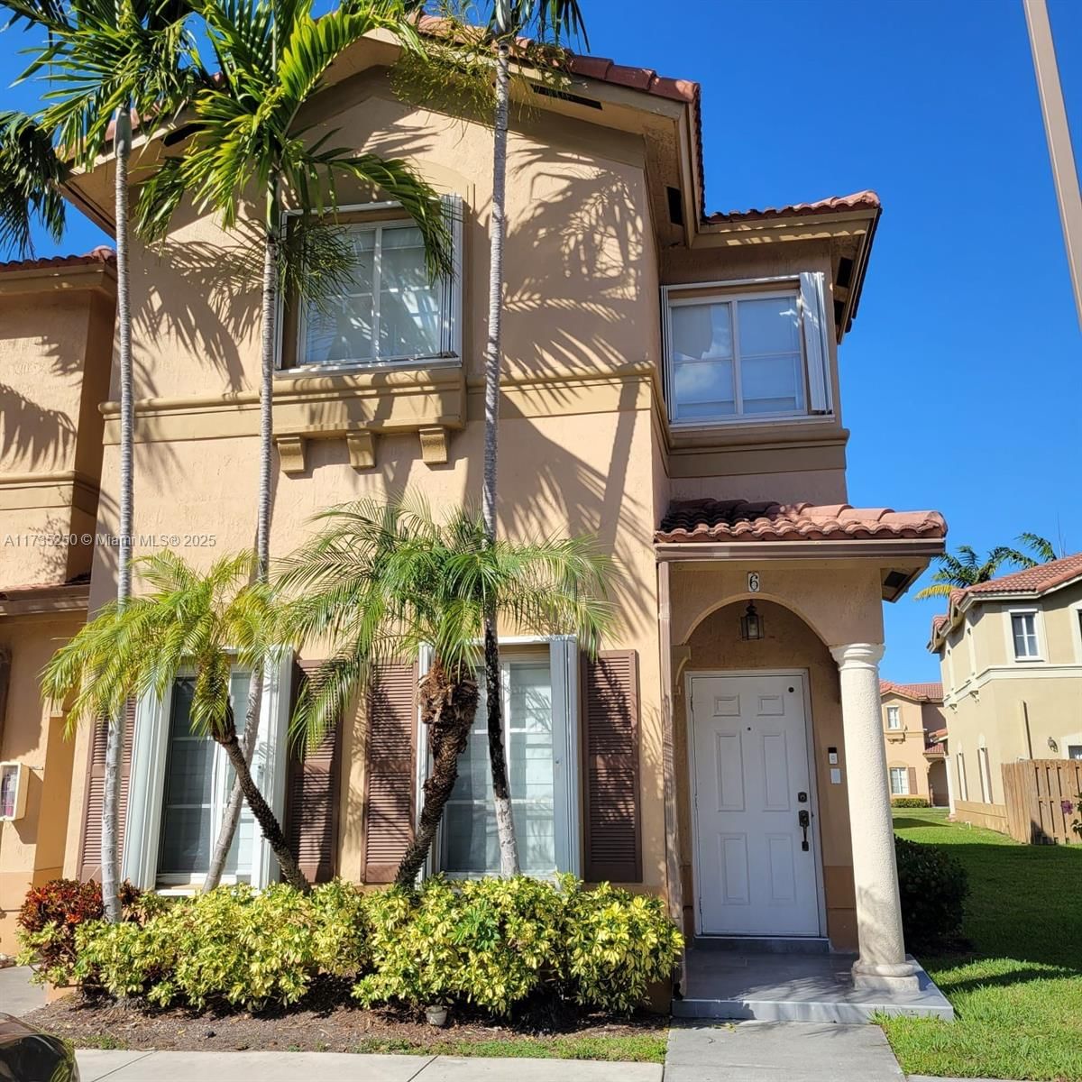 Real estate property located at 10775 83rd Ter #6-28, Miami-dade, Leeward At Islands At Dor, Doral, FL