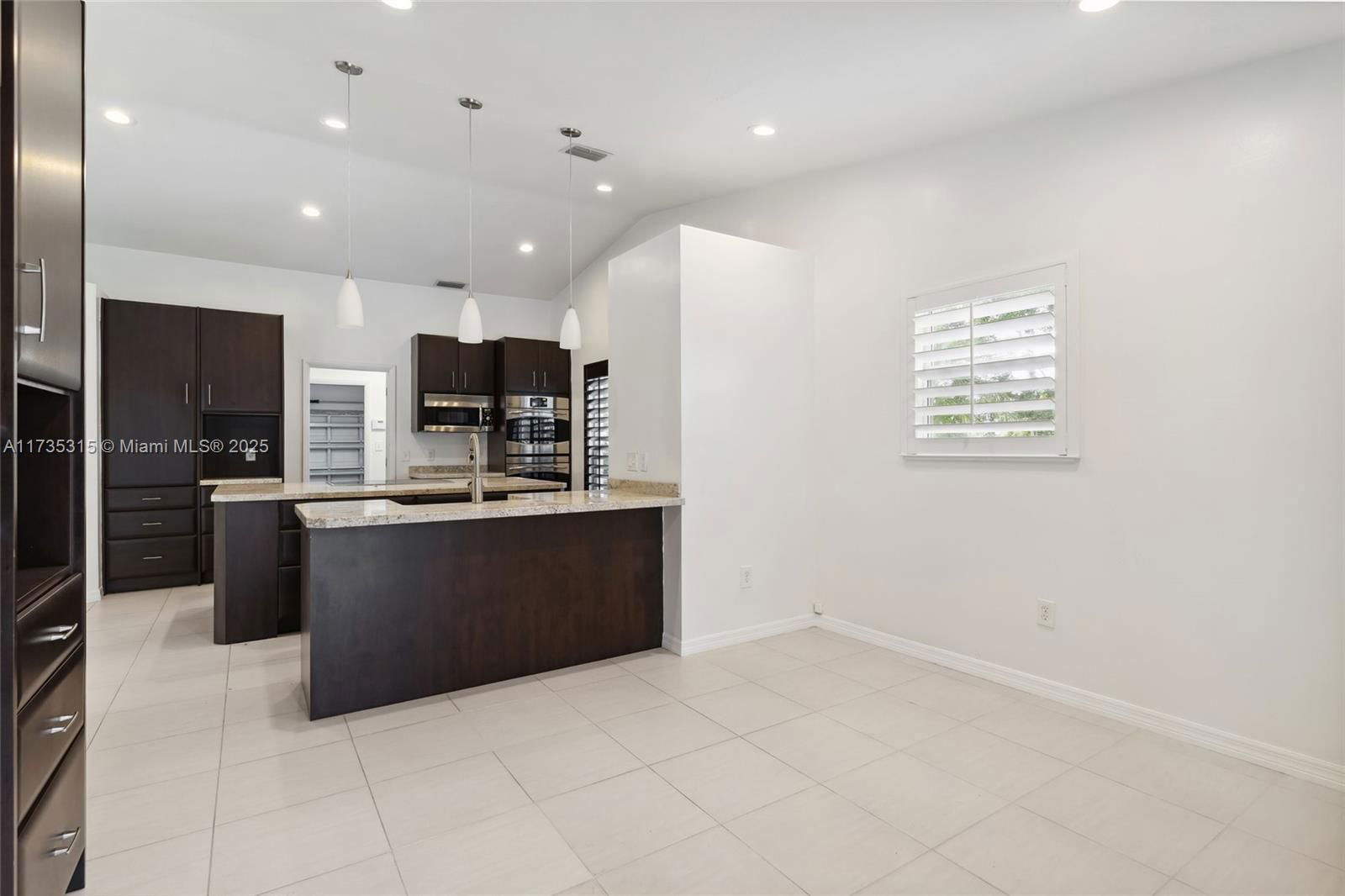 Real estate property located at 11601 Island Rd, Broward, Stonebridge Phase 1, Cooper City, FL