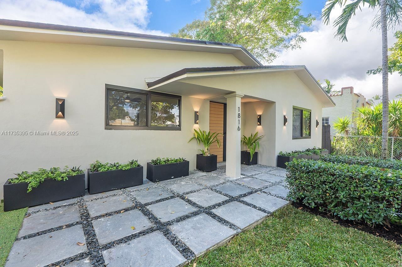 Real estate property located at 1816 11th Ter, Miami-dade, Shenandoah, Miami, FL